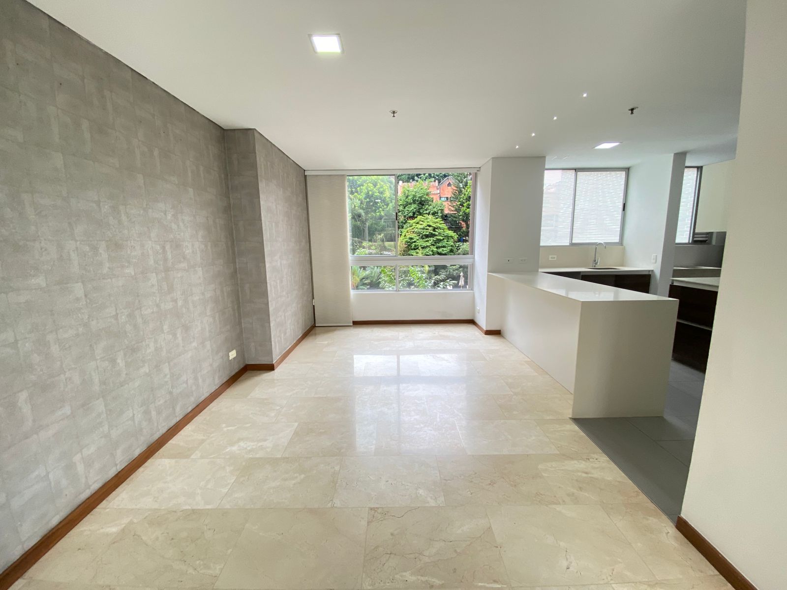 ARRIENDO APARTAMENTO - POBLADO SECTOR  EL TESORO