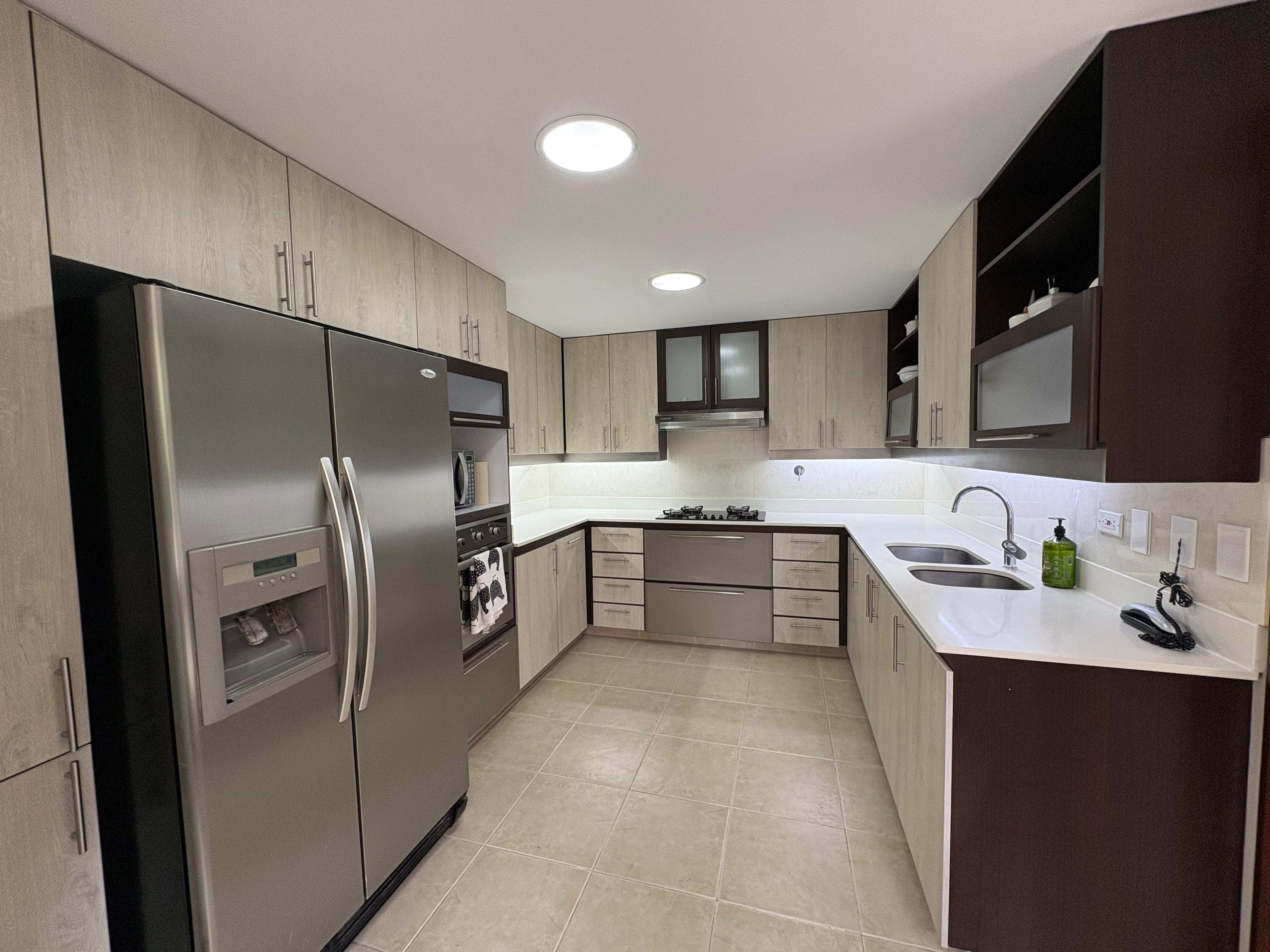 ARRIENDO APARTAMENTO POBLADO CALERA, AMOBLADO Y DESOCUPADO