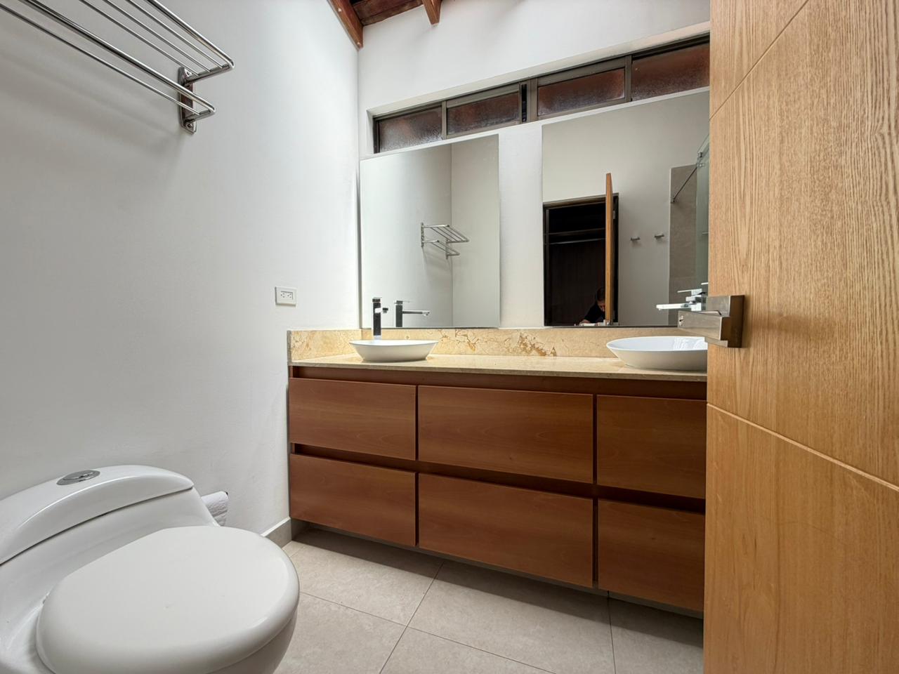 ARRIENDO CASA - ENVIGADO SECTOR INTERMEDIA