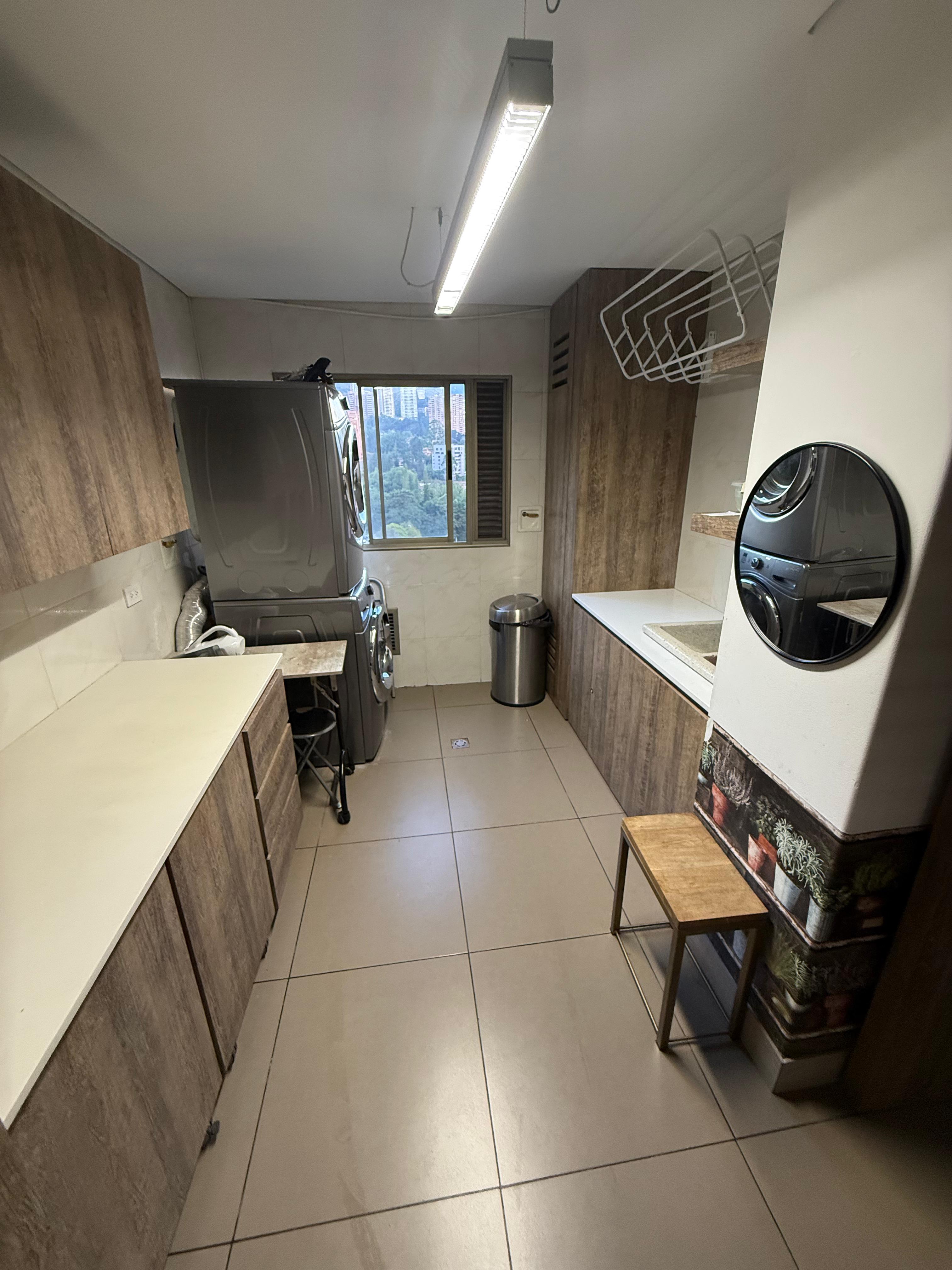 ARRIENDO PENTHOUSE AMOBLADO - POBLADO SECTOR EL TESORO