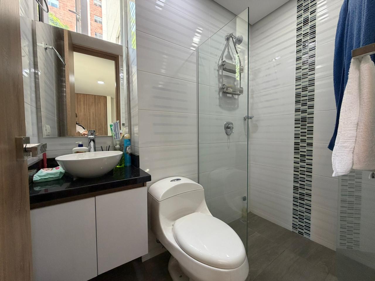 ARRIENDO APARTAMENTO AMOBLADO  - POBLADO CASTROPOL