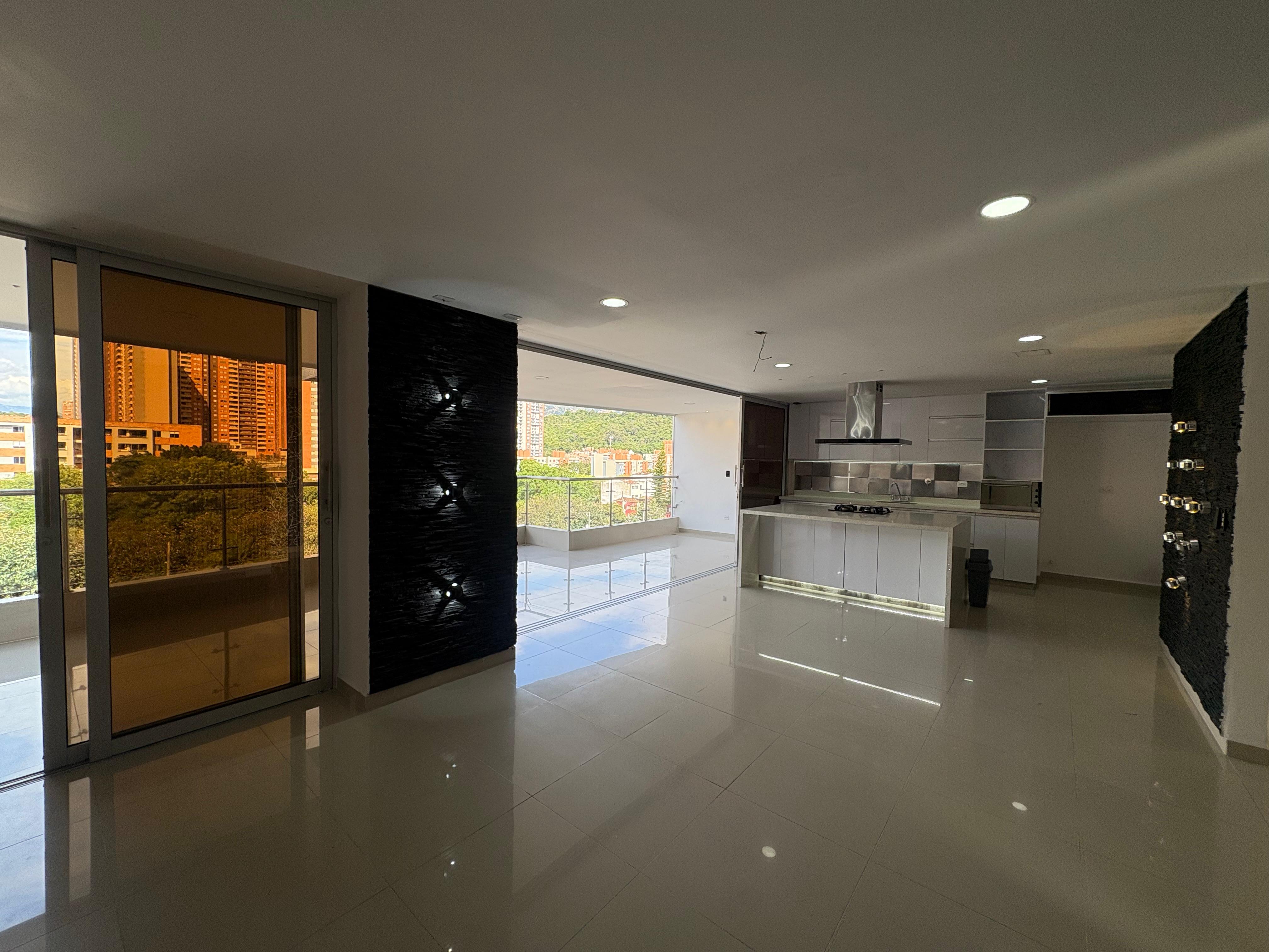 ARRIENDO APARTAMENTO, COLORES