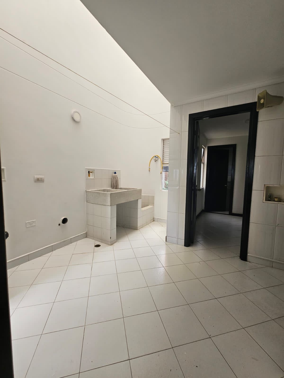 VENTA Y ARRIENDO CASA - POBLADO LA CALERA