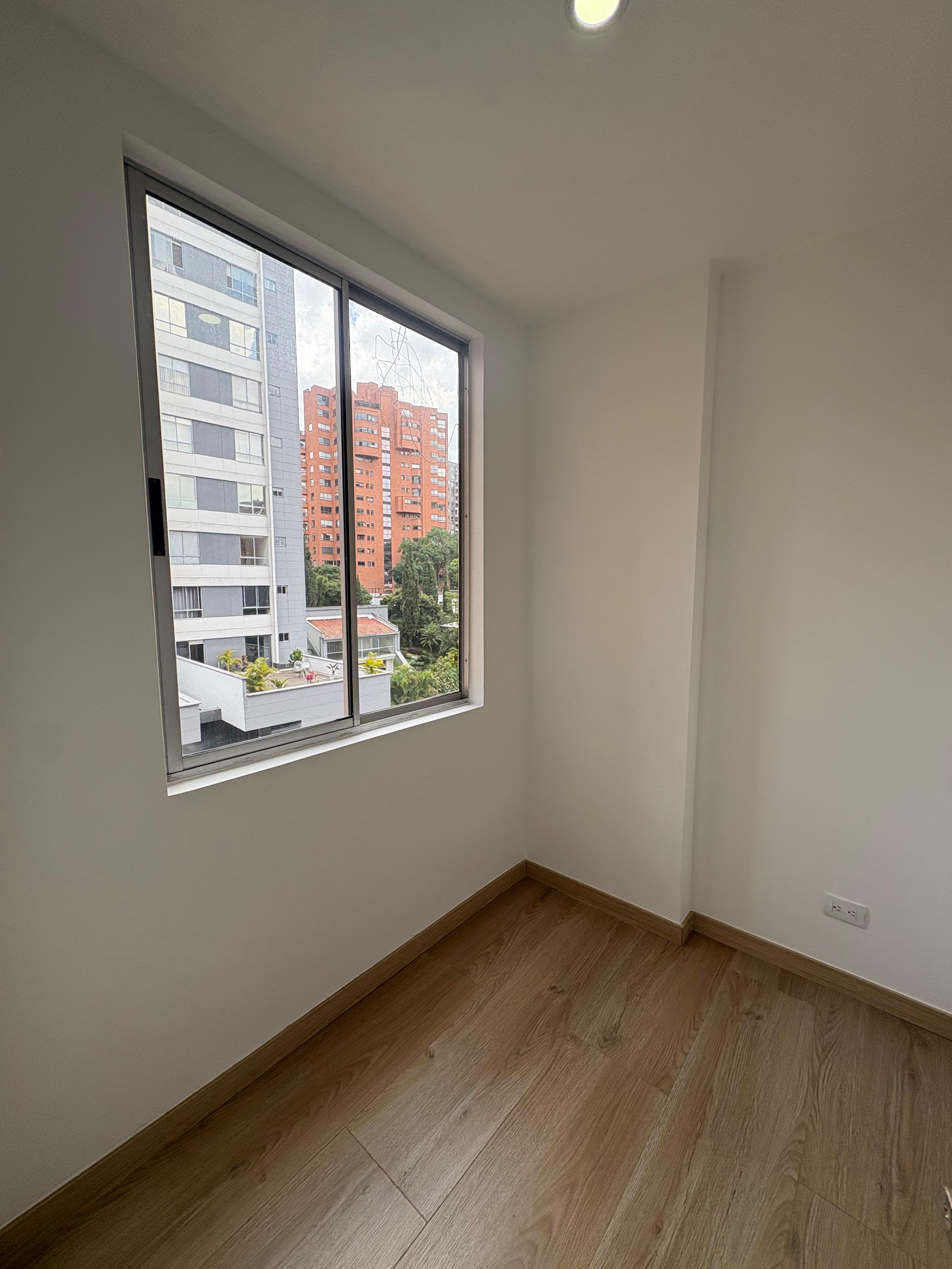 ARRIENDO APARTAMENTO  - POBLADO CASTROPOL