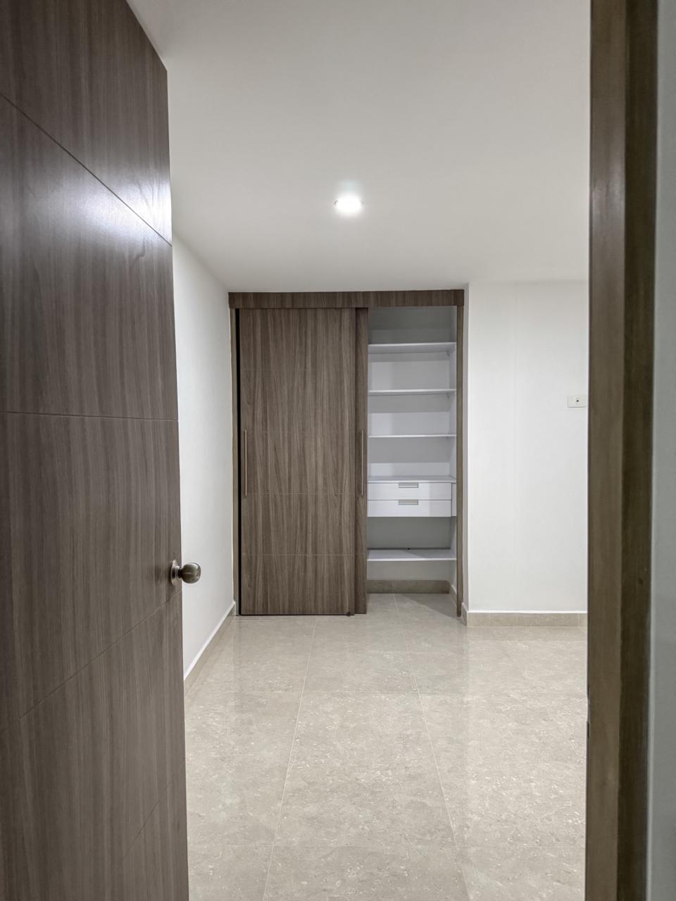 ARRIENDO APARTAMENTO, LAURELES SANTA TERESITA