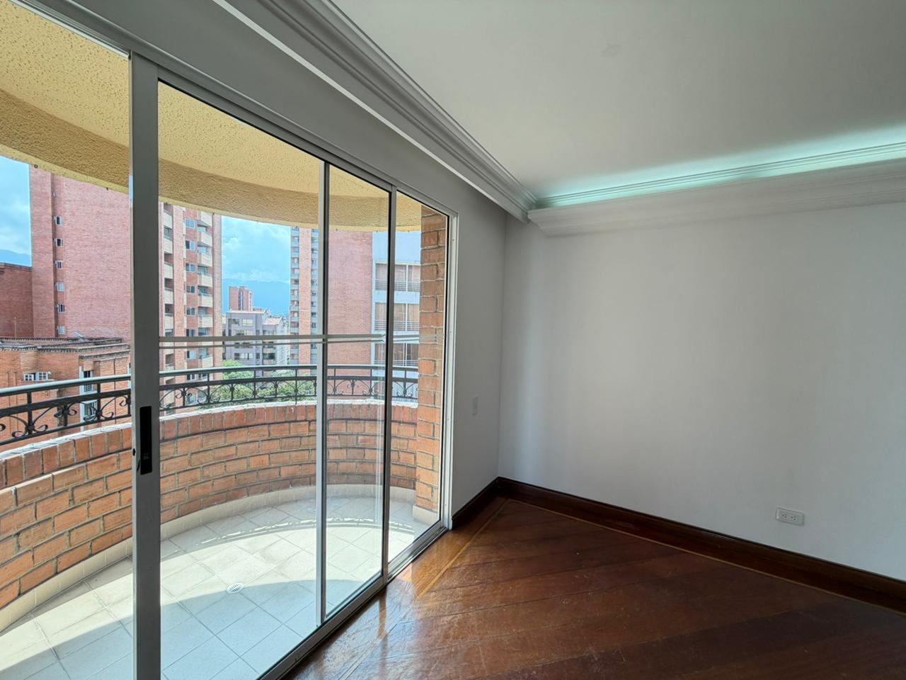 VENTA Y ARRIENDO APARTAMENTO - LAURELES