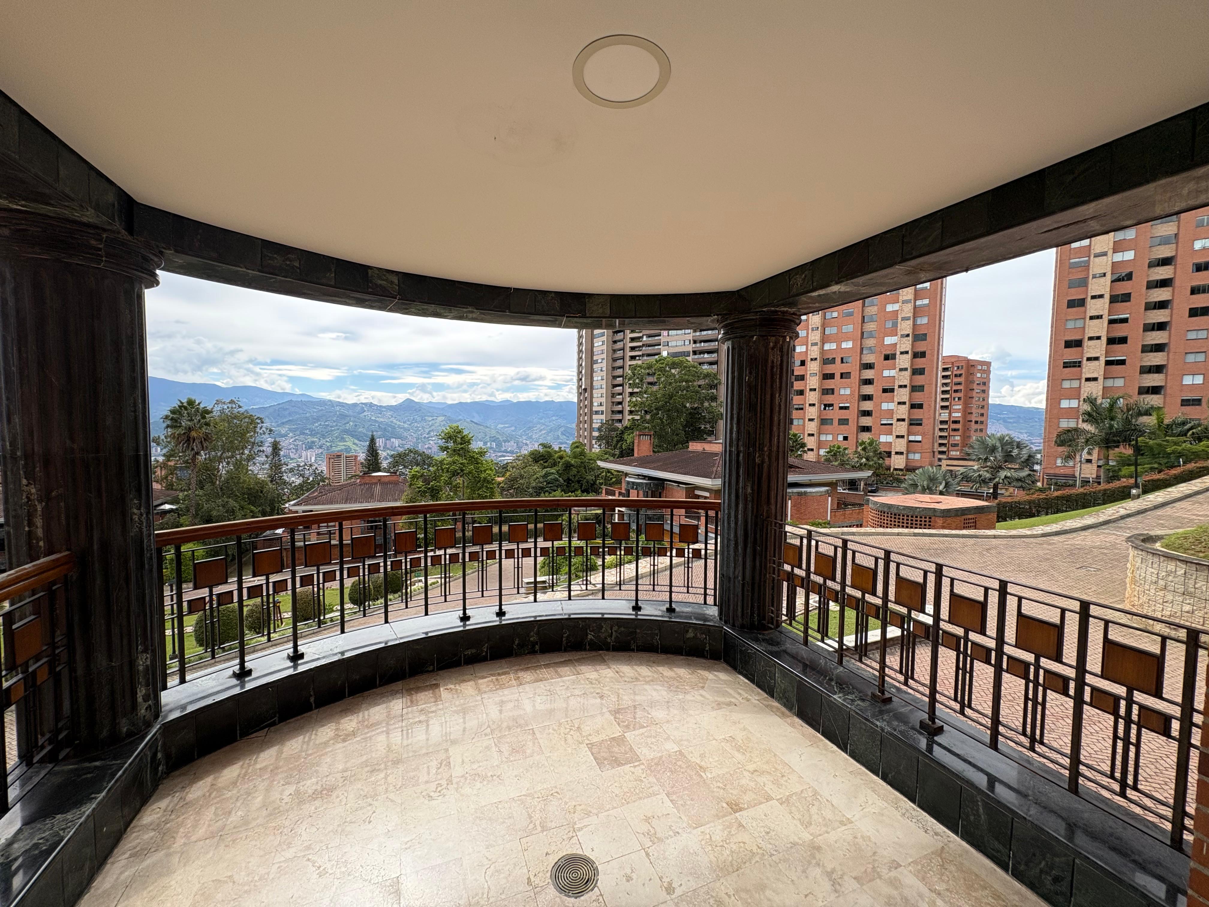 ARRIENDO CASA CAMPESTRE, POBLADO TESORO