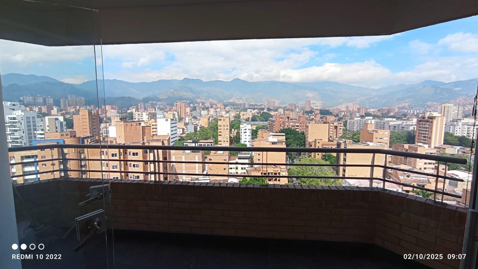 ARRIENDO APARTAMENTO  - LAURELES