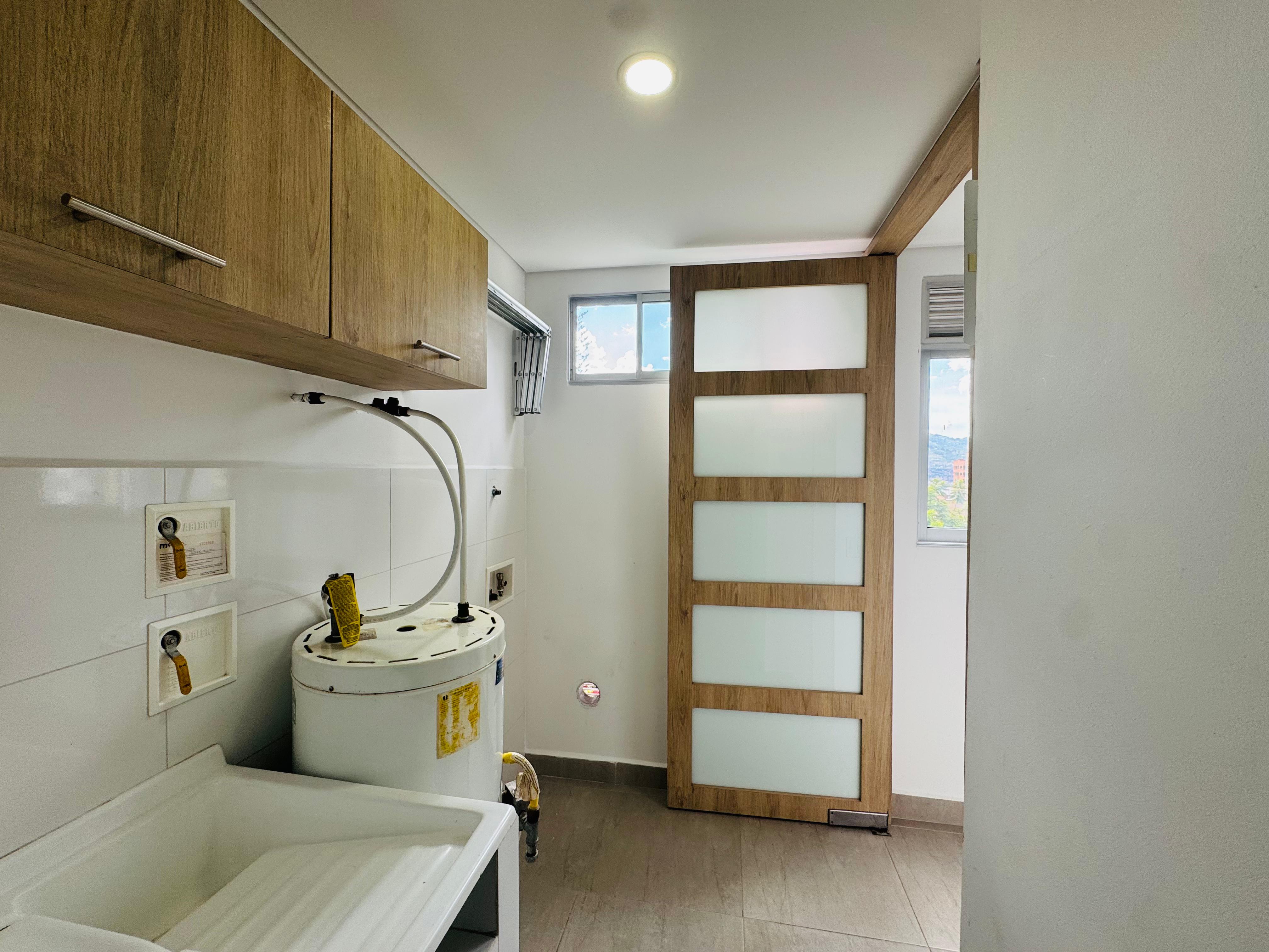 ARRIENDO APARTAMENTO - POBLADO LOMA DE LOS PARRA