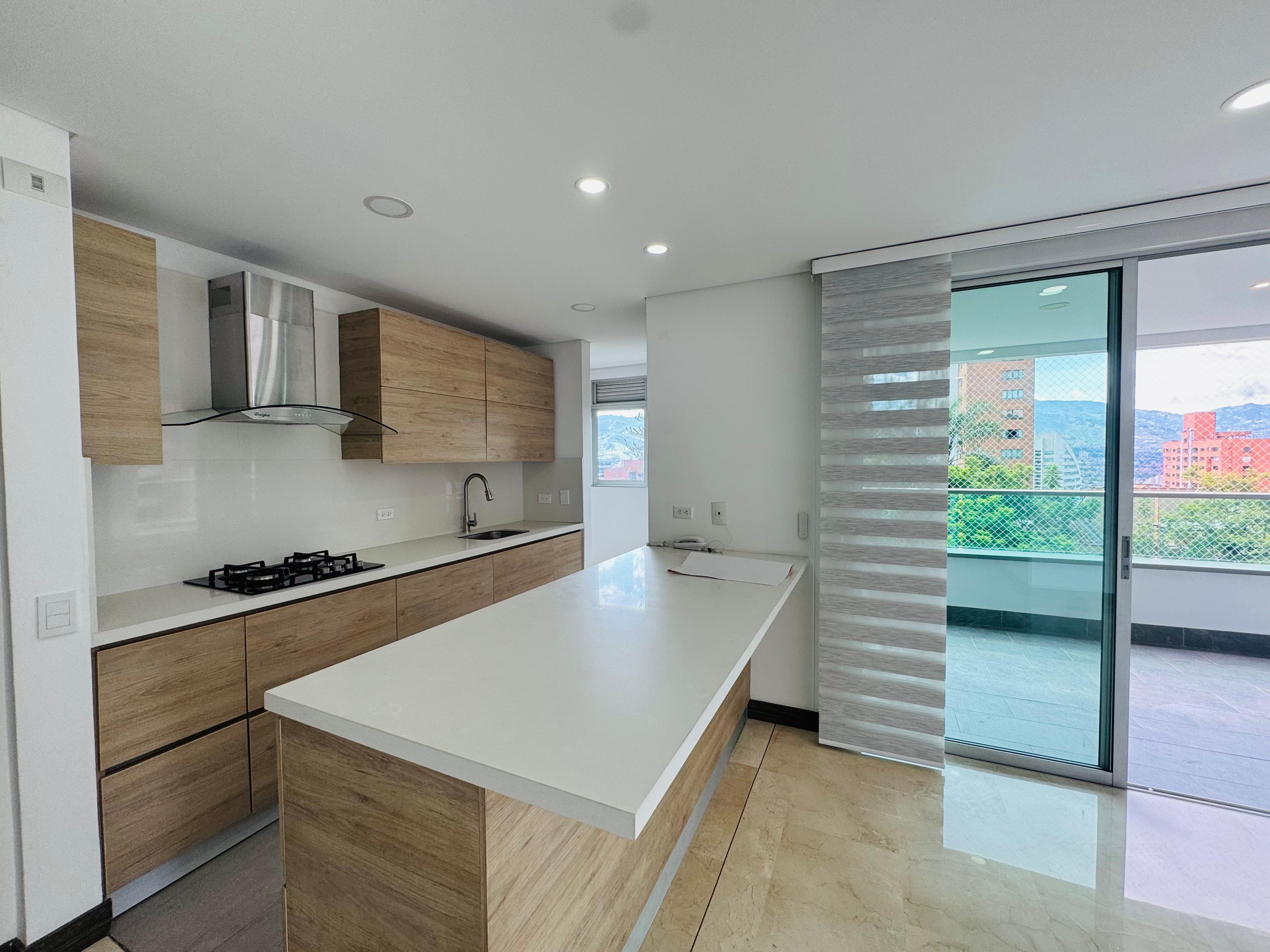 ARRIENDO APARTAMENTO - POBLADO LOMA DE LOS PARRA