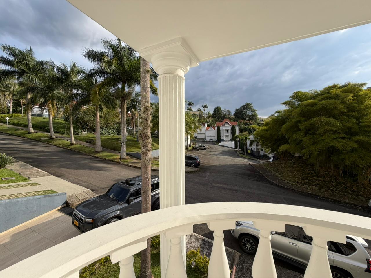 ARRIENDO CASA - POBLADO SECTOR TESORO
