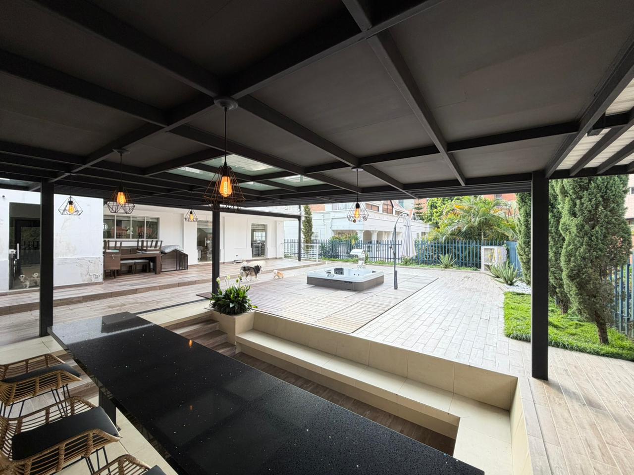 ARRIENDO CASA - POBLADO SECTOR TESORO