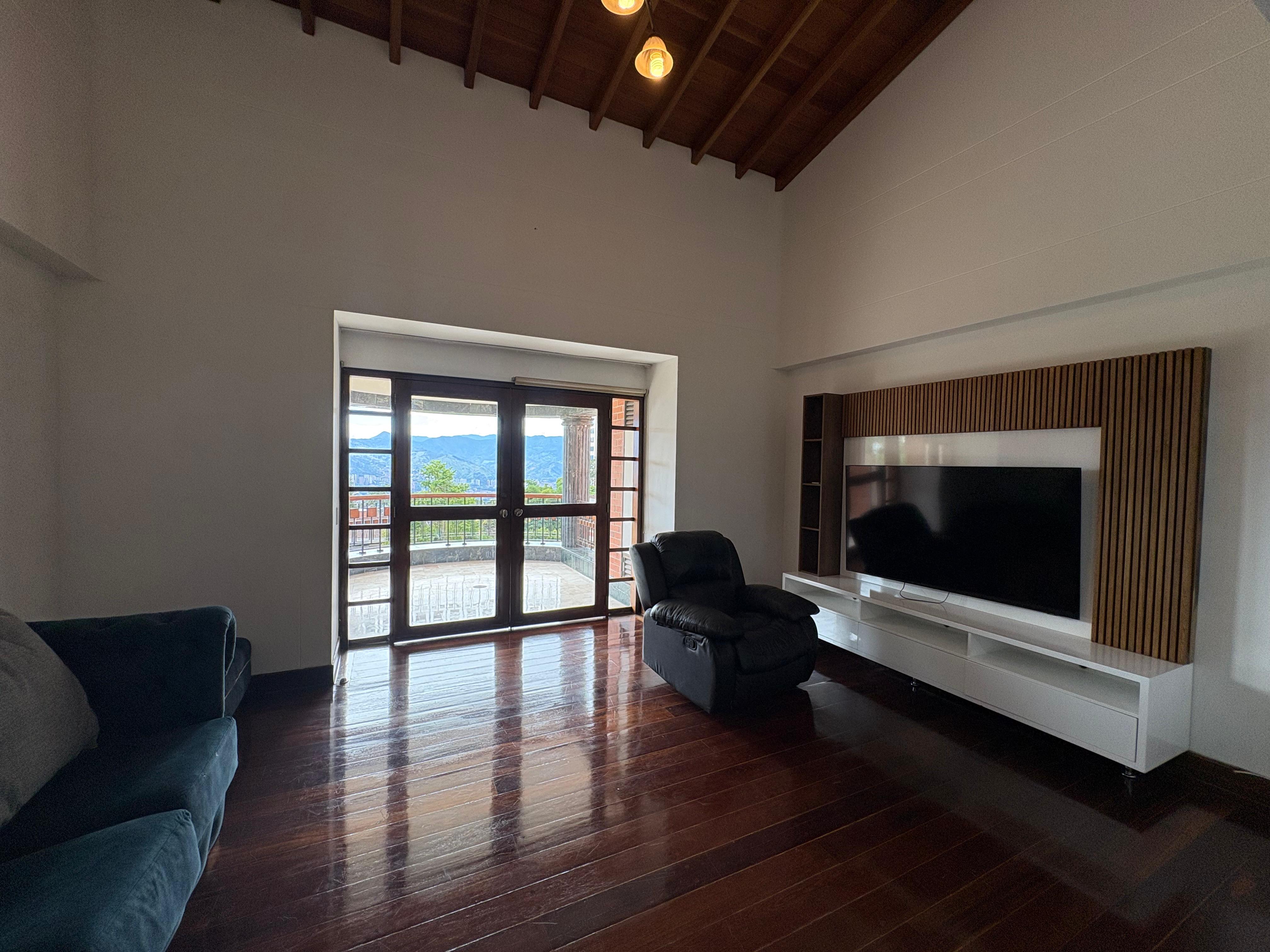 ARRIENDO CASA CAMPESTRE, POBLADO TESORO