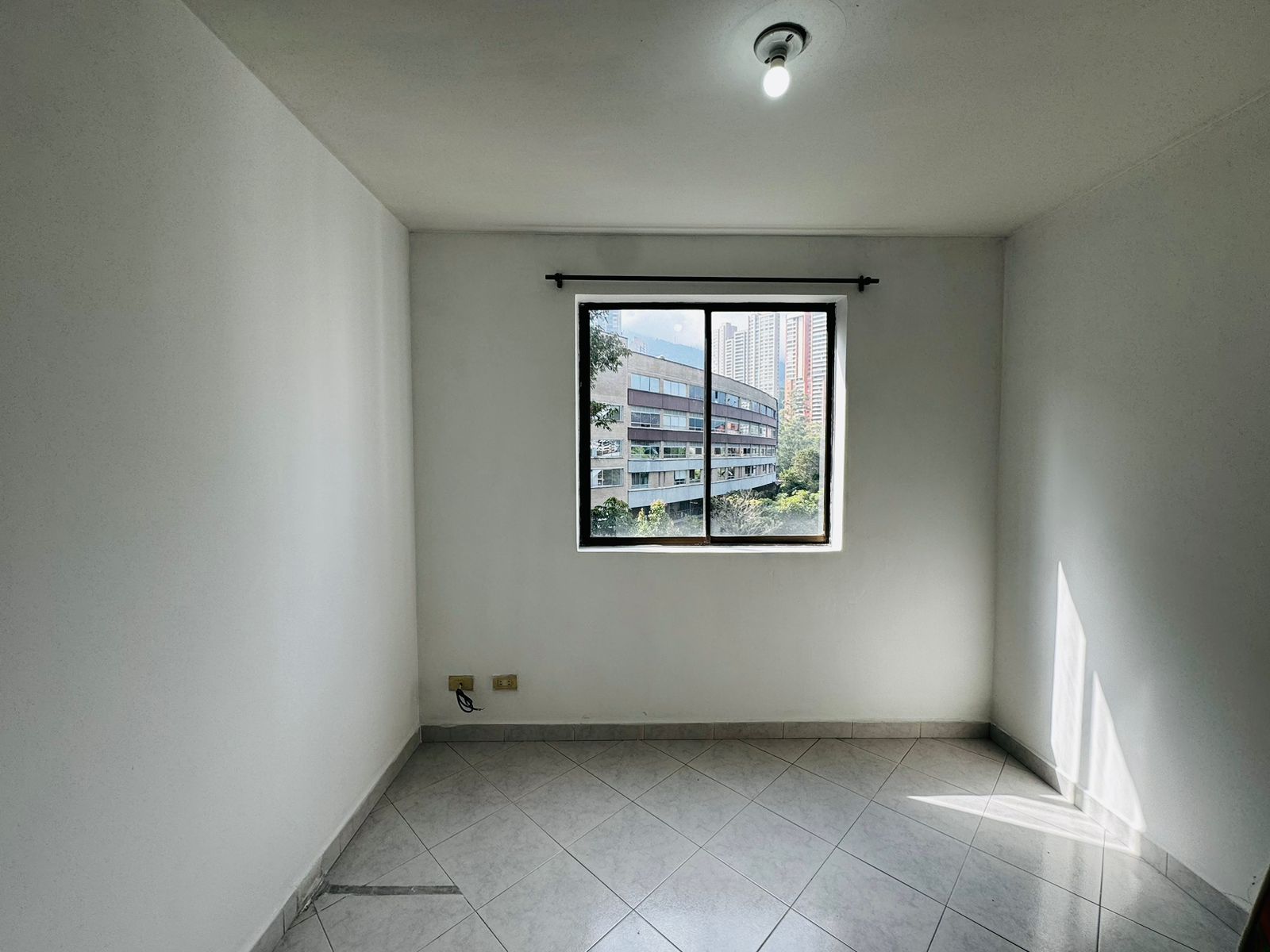 ARRIENDO APARTAMENTO - POBLADO