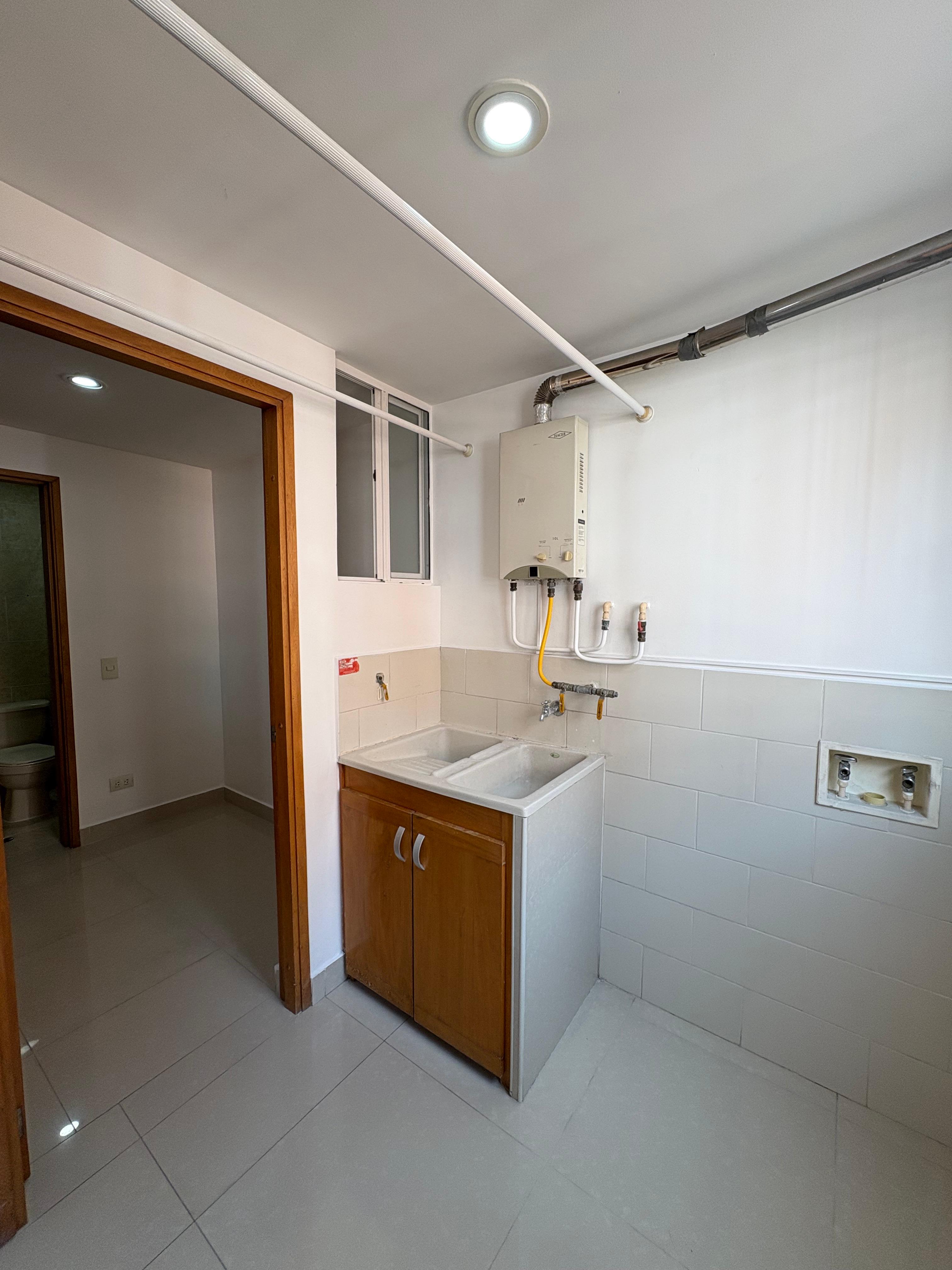 ARRIENDO APARTAMENTO - LAURELES