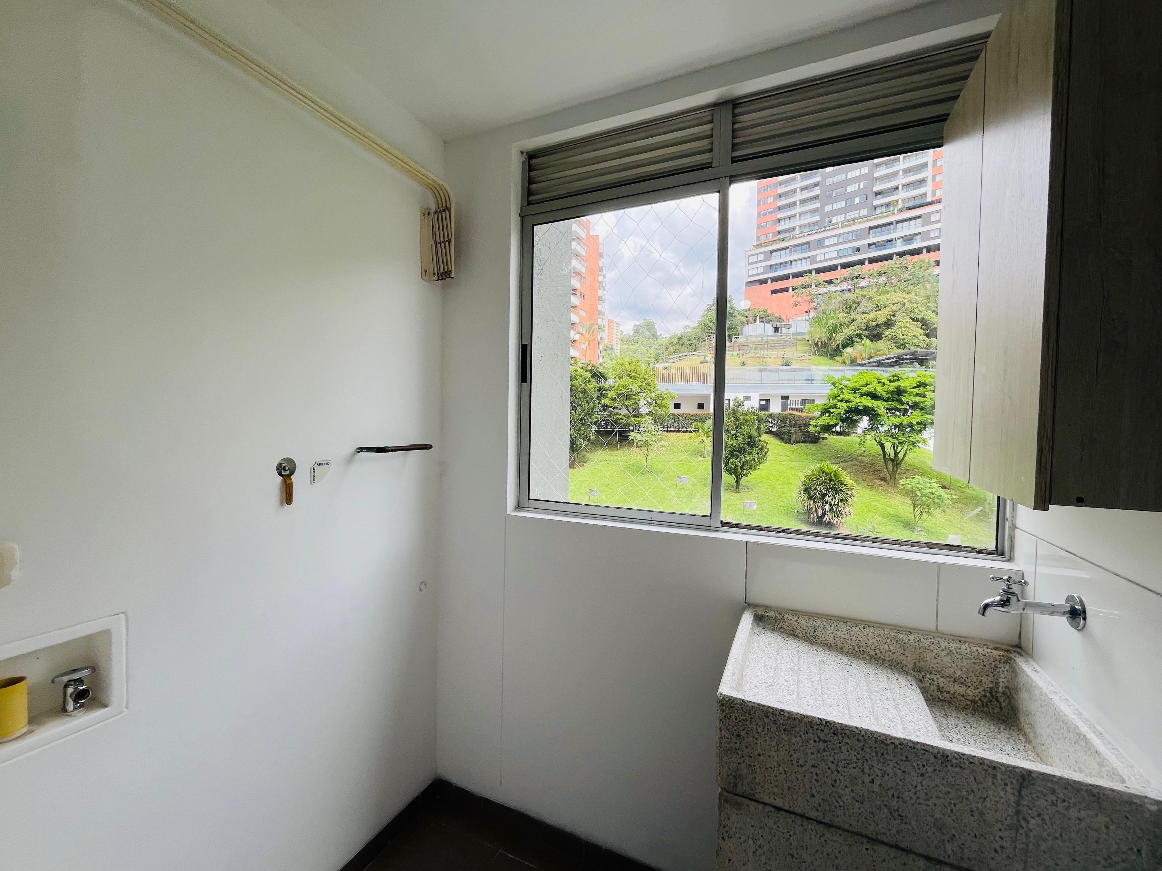 ARRIENDO APARTAMENTO - ENVIGADO TRIANON