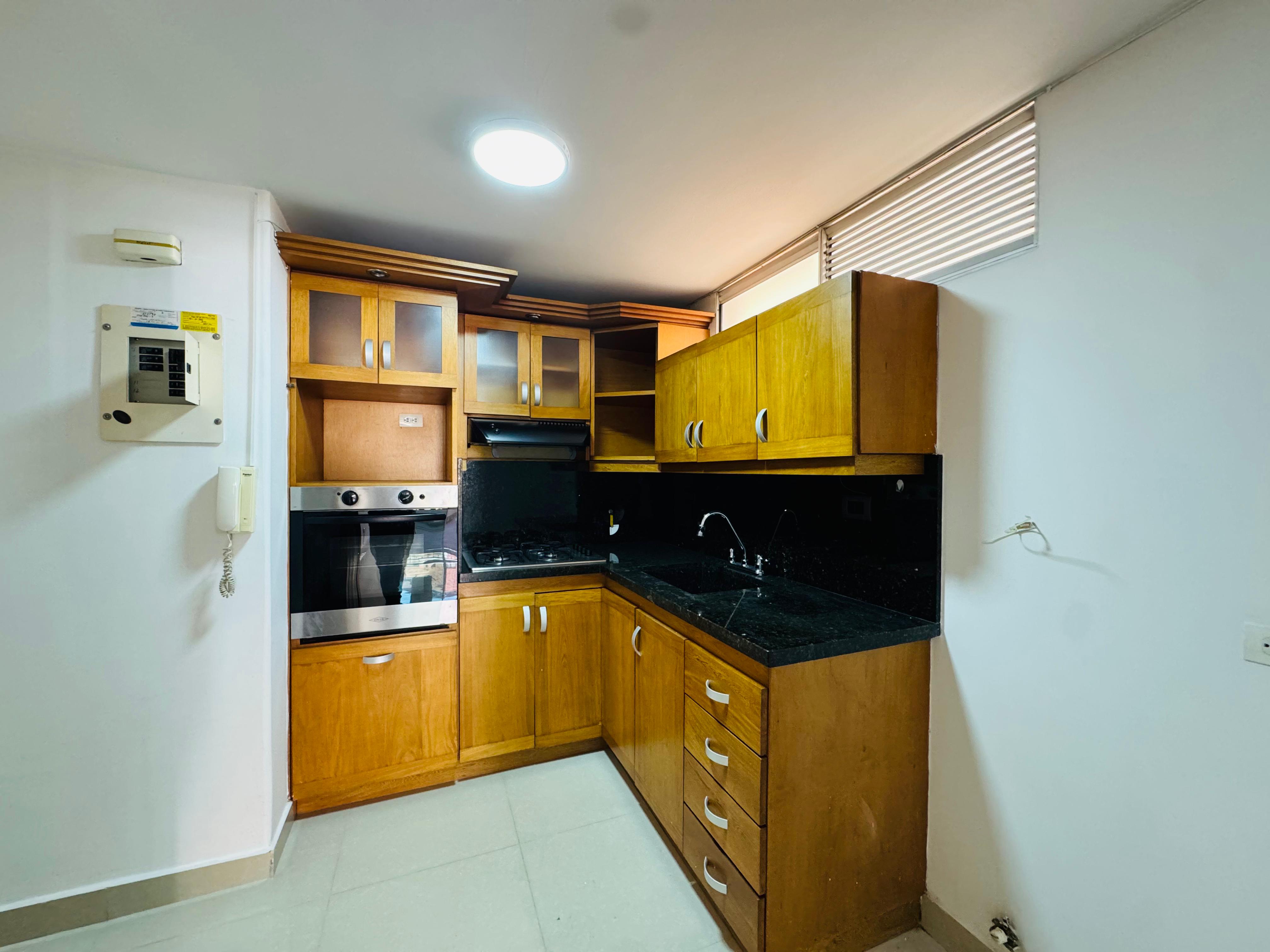 ARRIENDO APARTAMENTO - LAURELES
