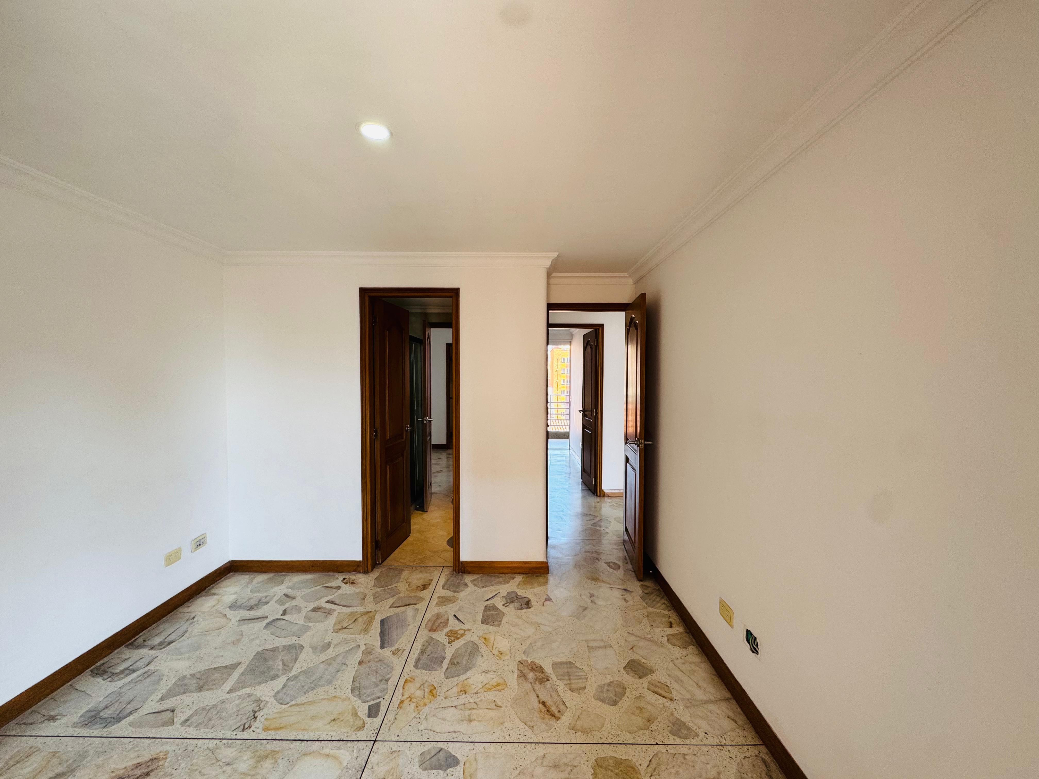 ARRIENDO APARTAMENTO - LAURELES