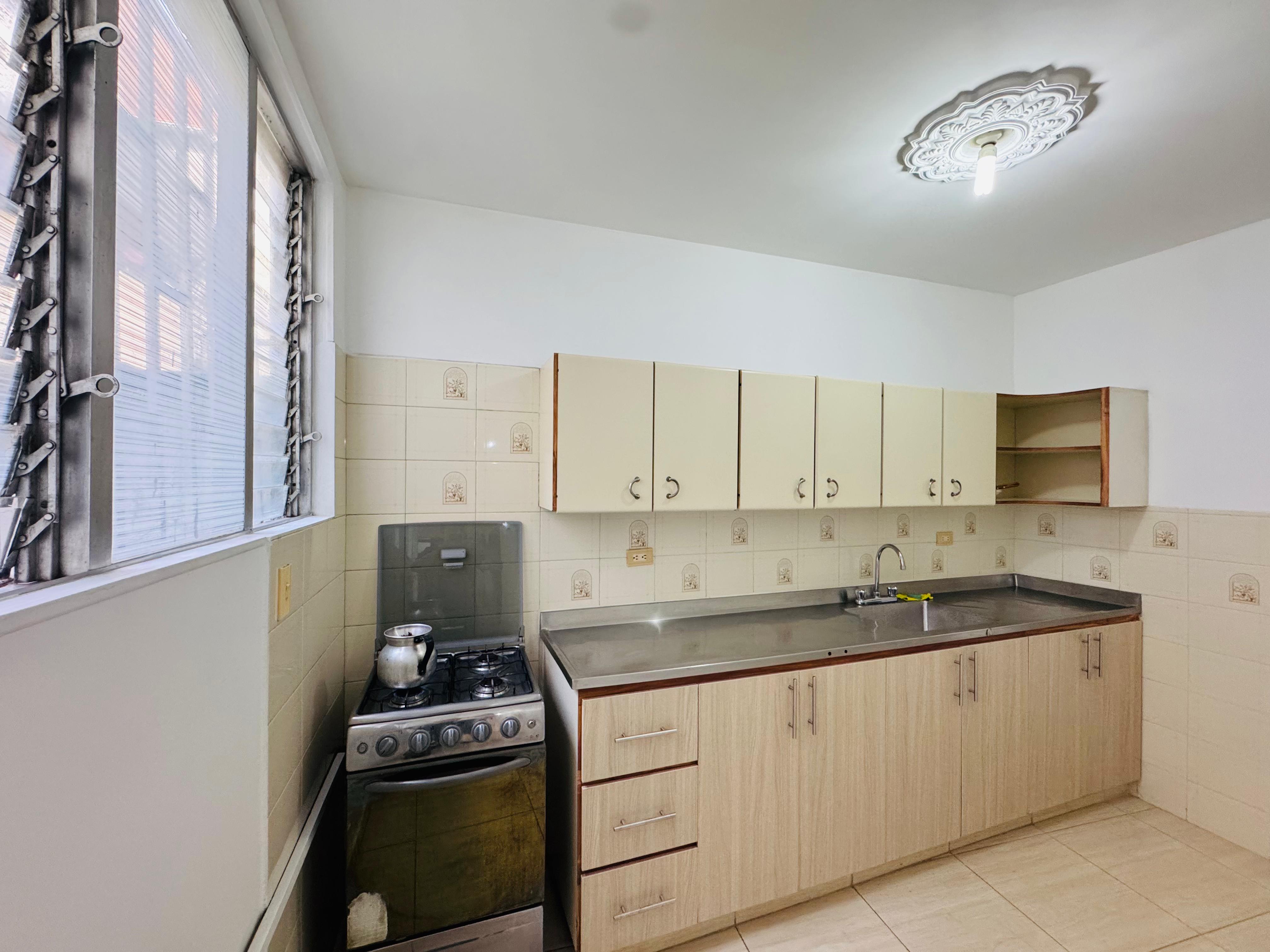 ARRIENDO CASA PARA VIVIENDA O COMERCIAL - FLORIA NUEVA