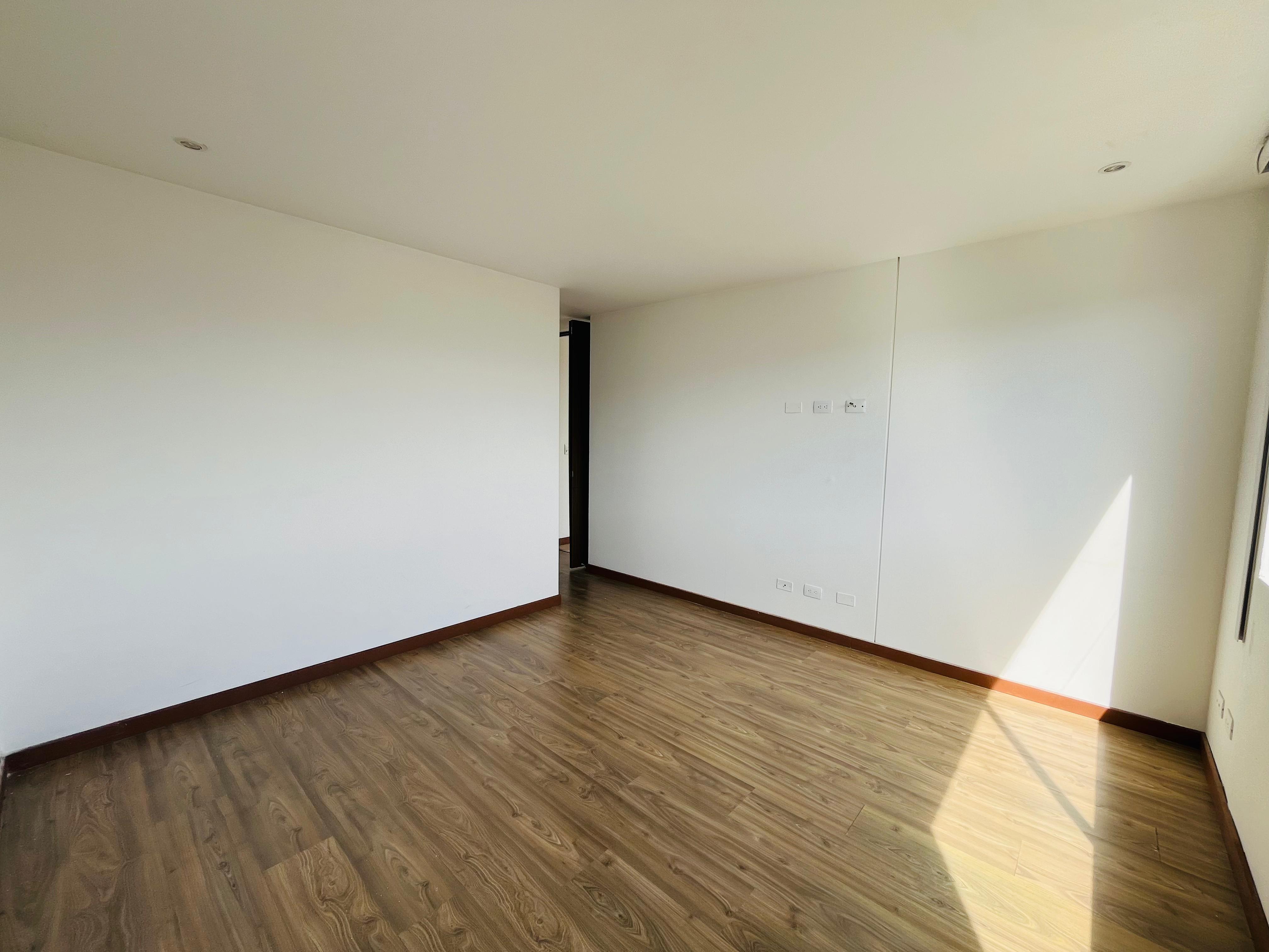ARRIENDO APARTAMENTO - POBLADO LOS BALSOS
