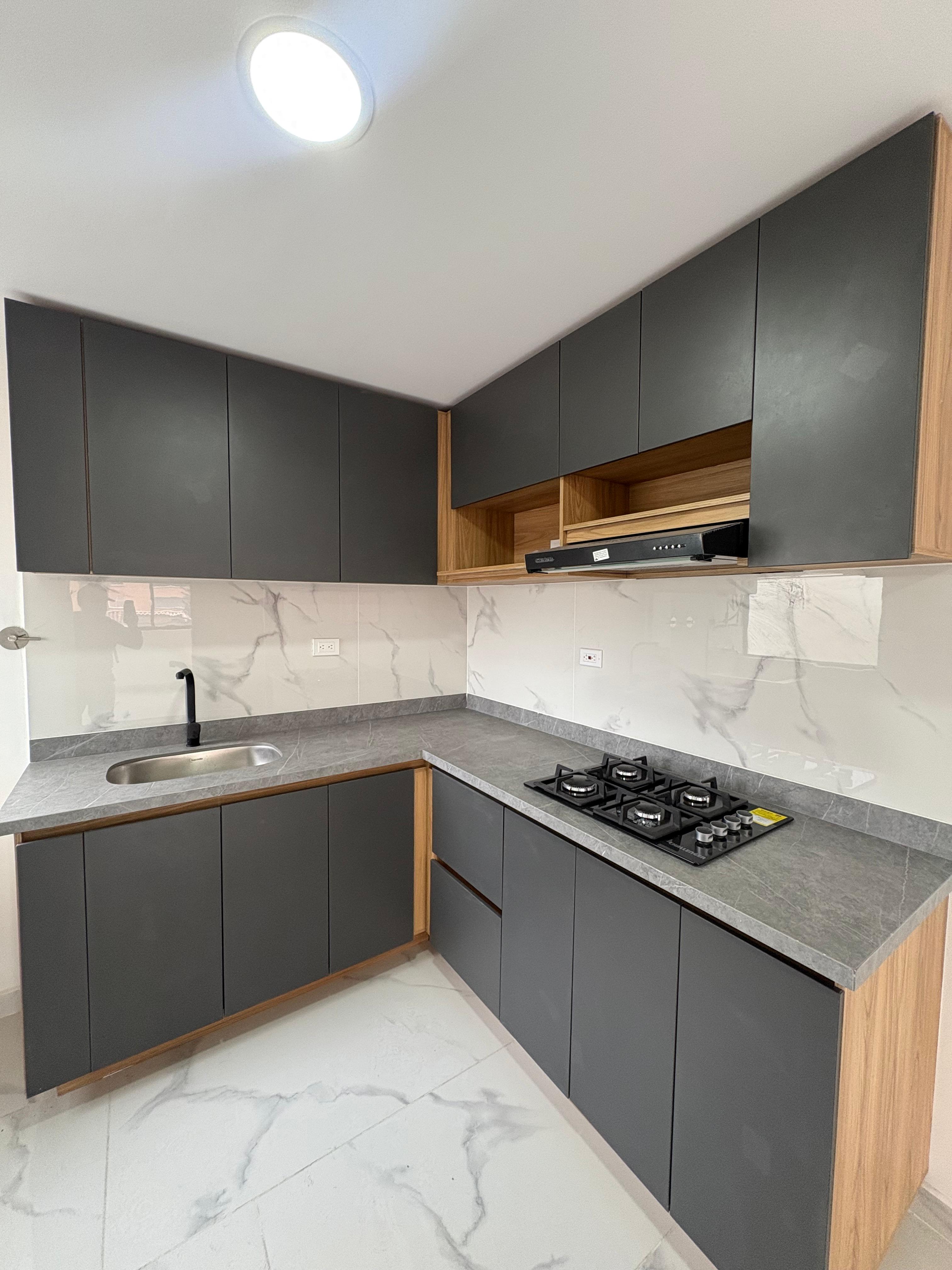 ARRIENDO APARTAMENTO, CONQUISTADORES PARA ESTRENAR