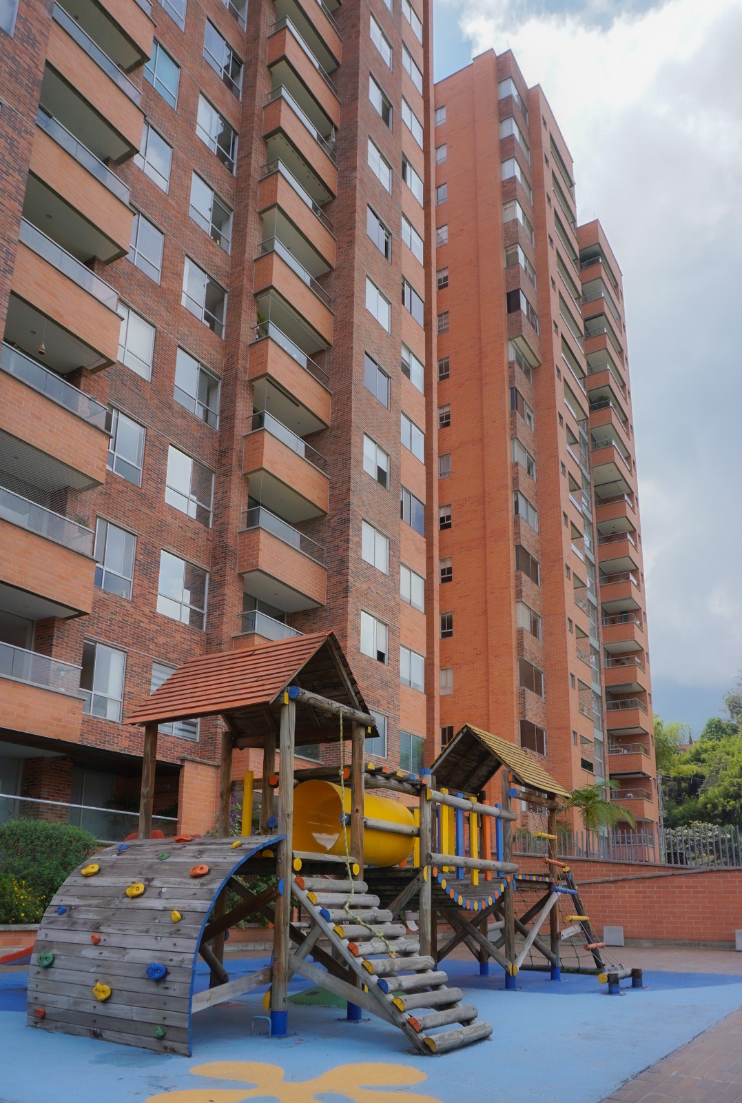 ARRIENDO APARTAMENTO - ENVIGADO ESMERALDAL