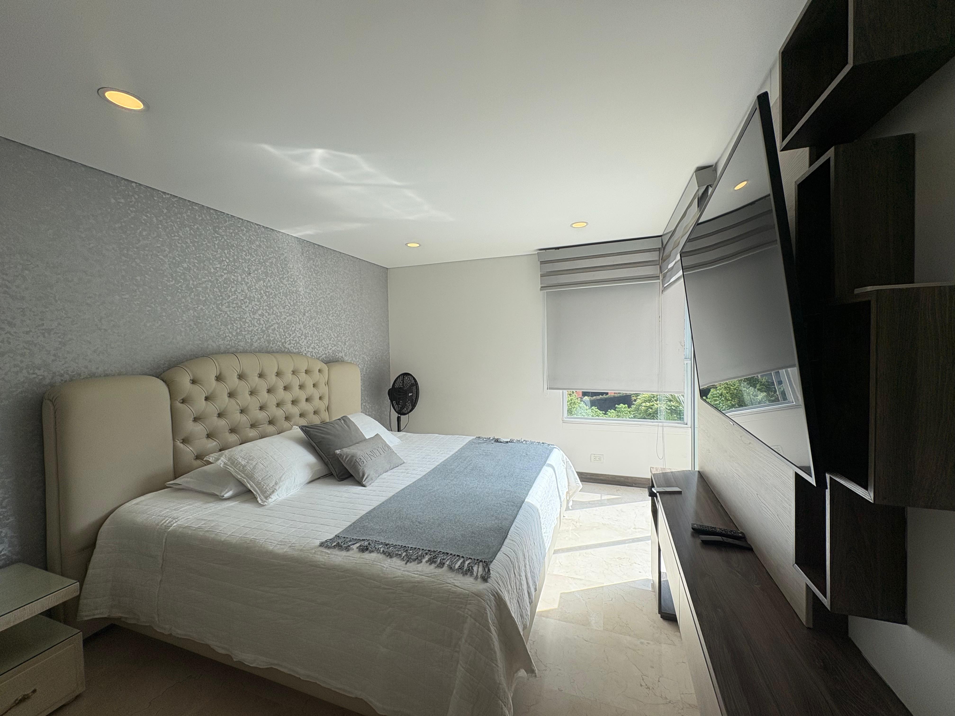 ARRIENDO APARTAMENTO AMOBLADO, POBLADO LOMA LOS PARRA