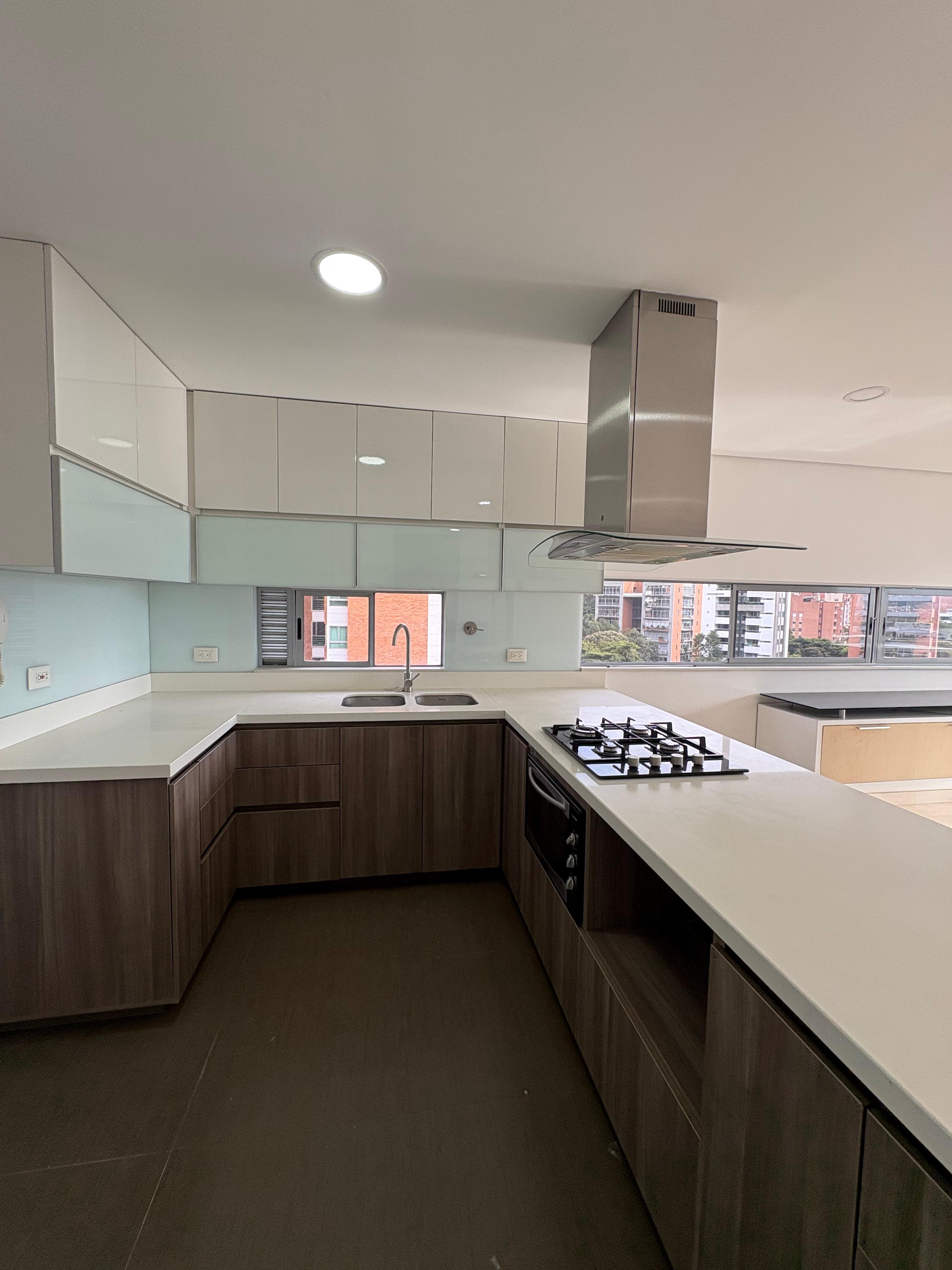 ARRIENDO APARTAESTUDIO, POBLADO SANTA MARIA DE LOS ANGELES