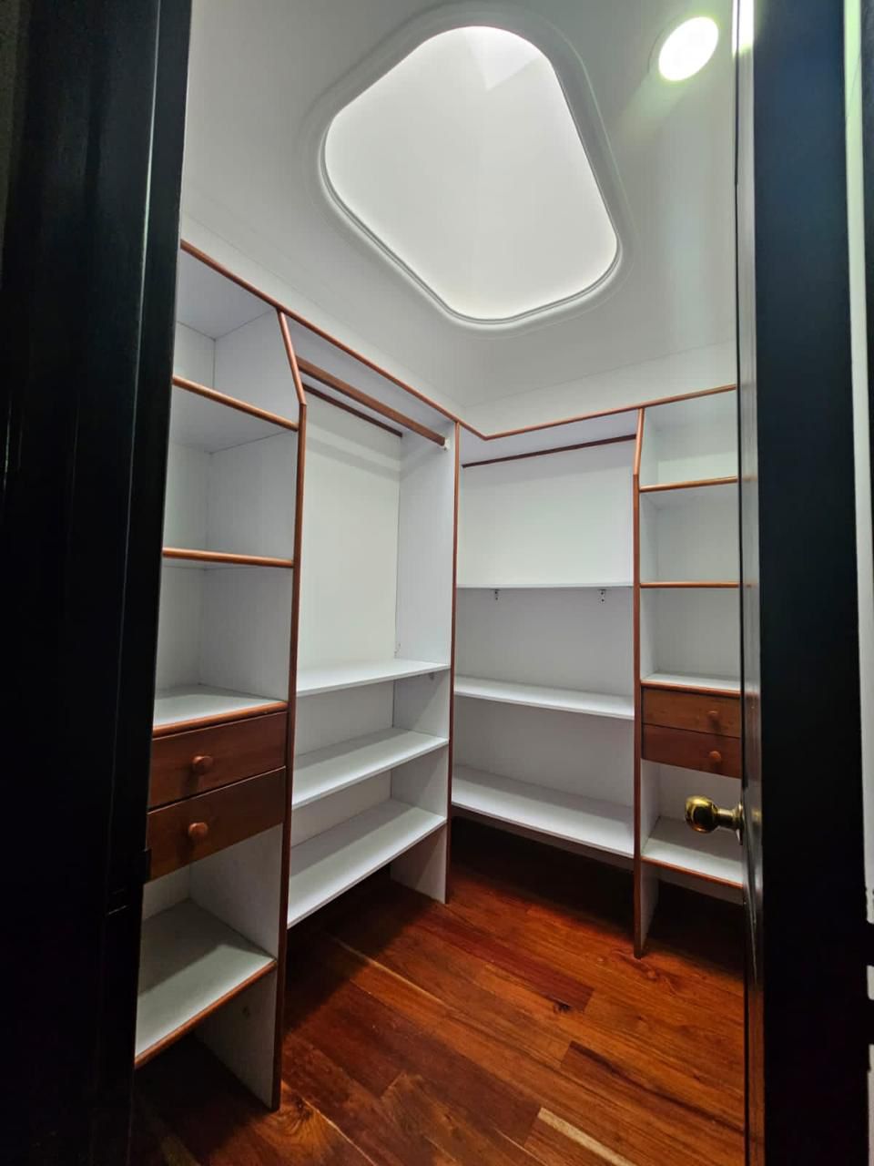 VENTA Y ARRIENDO CASA - POBLADO LA CALERA