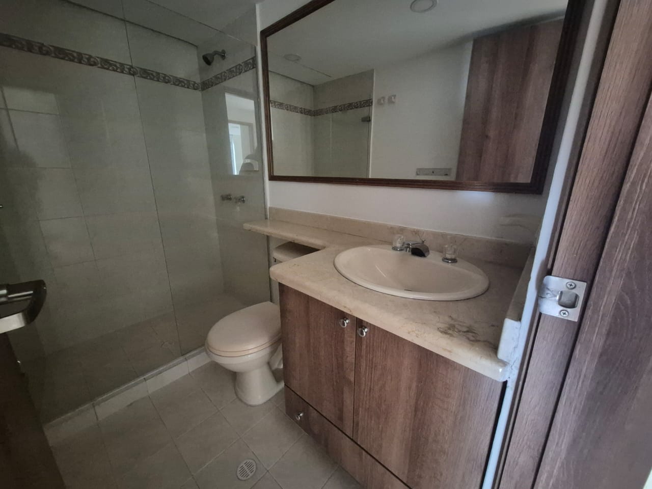 ARRIENDO APARTAMENTO, POBLADO FRONTERA