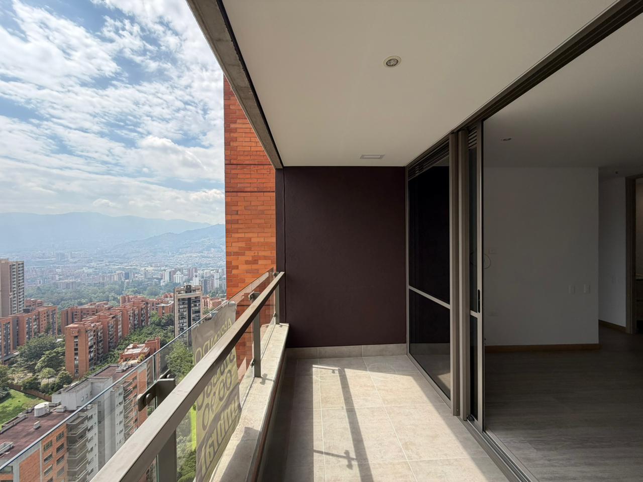 ARRIENDO APARTAESTUDIO - POBLADO SECTOR LINARES