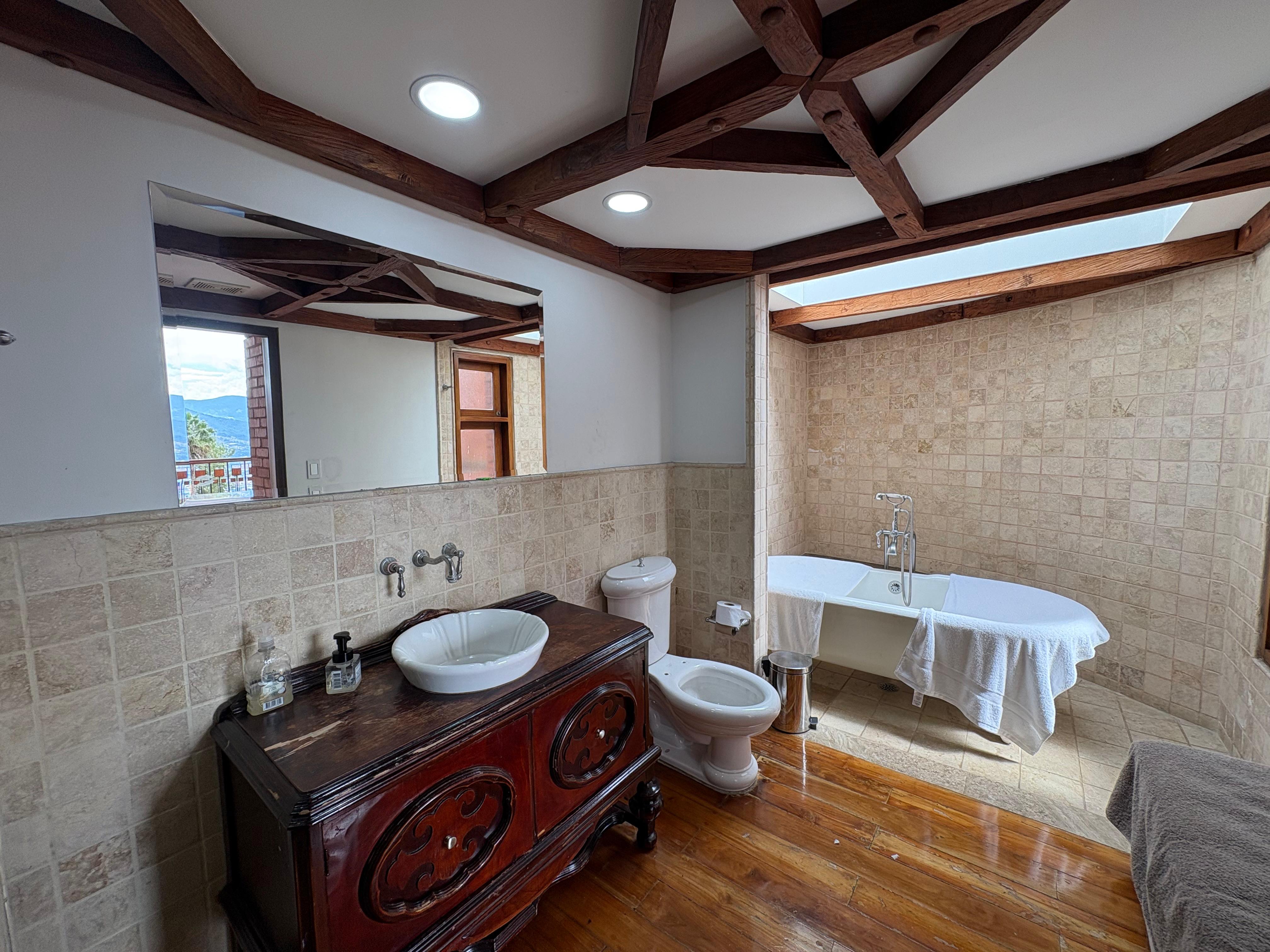 ARRIENDO CASA CAMPESTRE, POBLADO TESORO