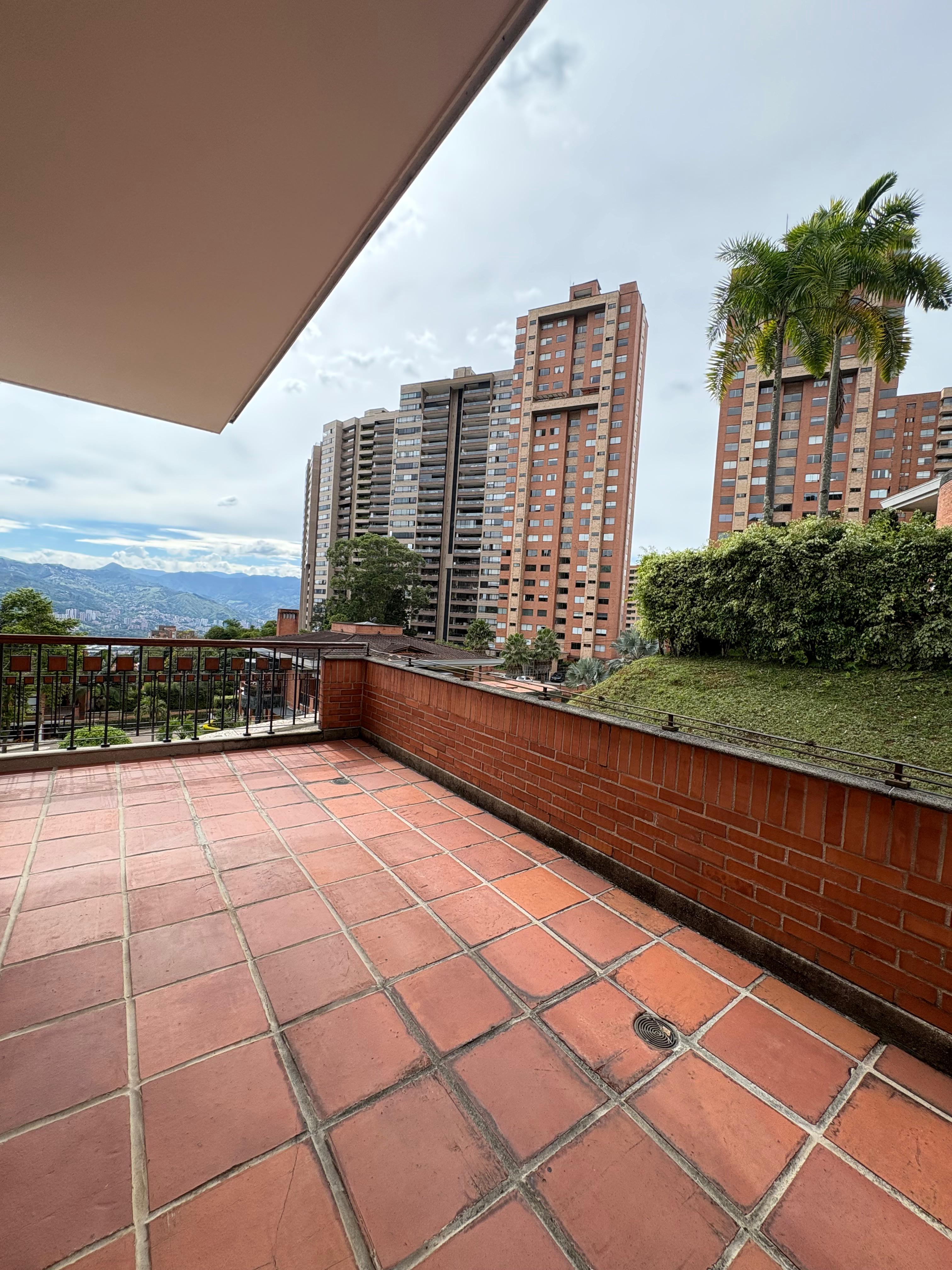 ARRIENDO CASA CAMPESTRE, POBLADO TESORO
