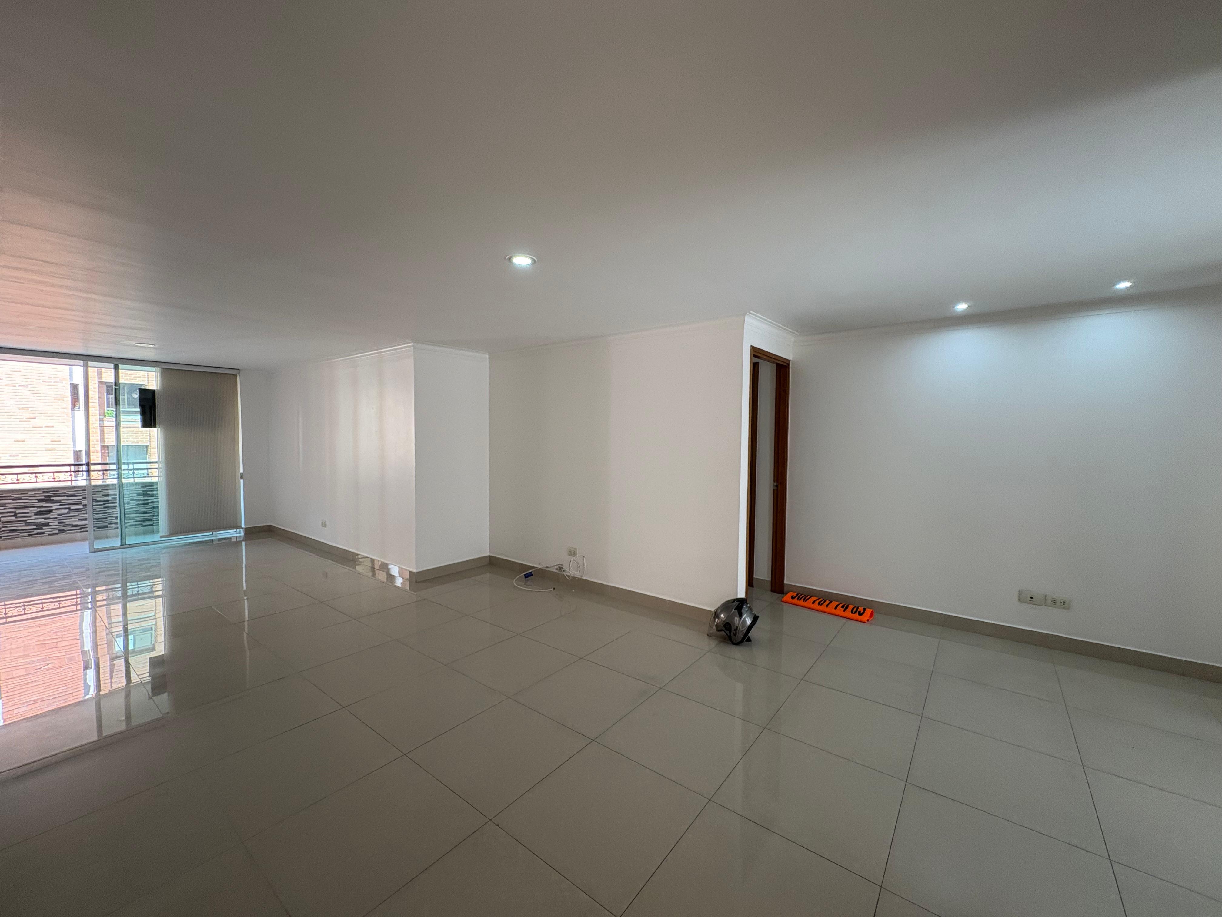 ARRIENDO APARTAMENTO - LAURELES