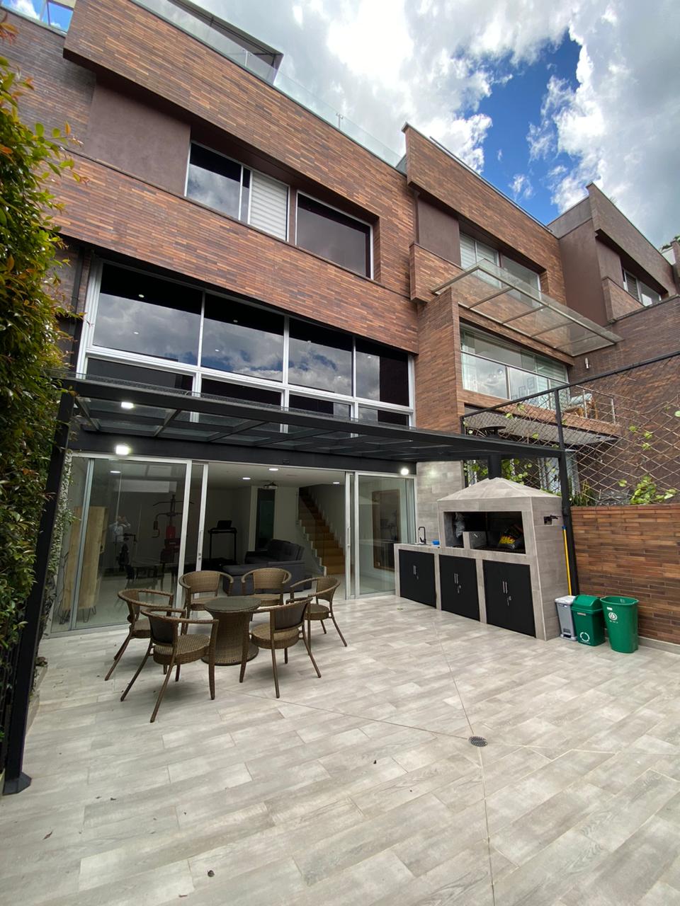ARRIENDO CASA - ENVIGADO LOMA DEL CHOCHO