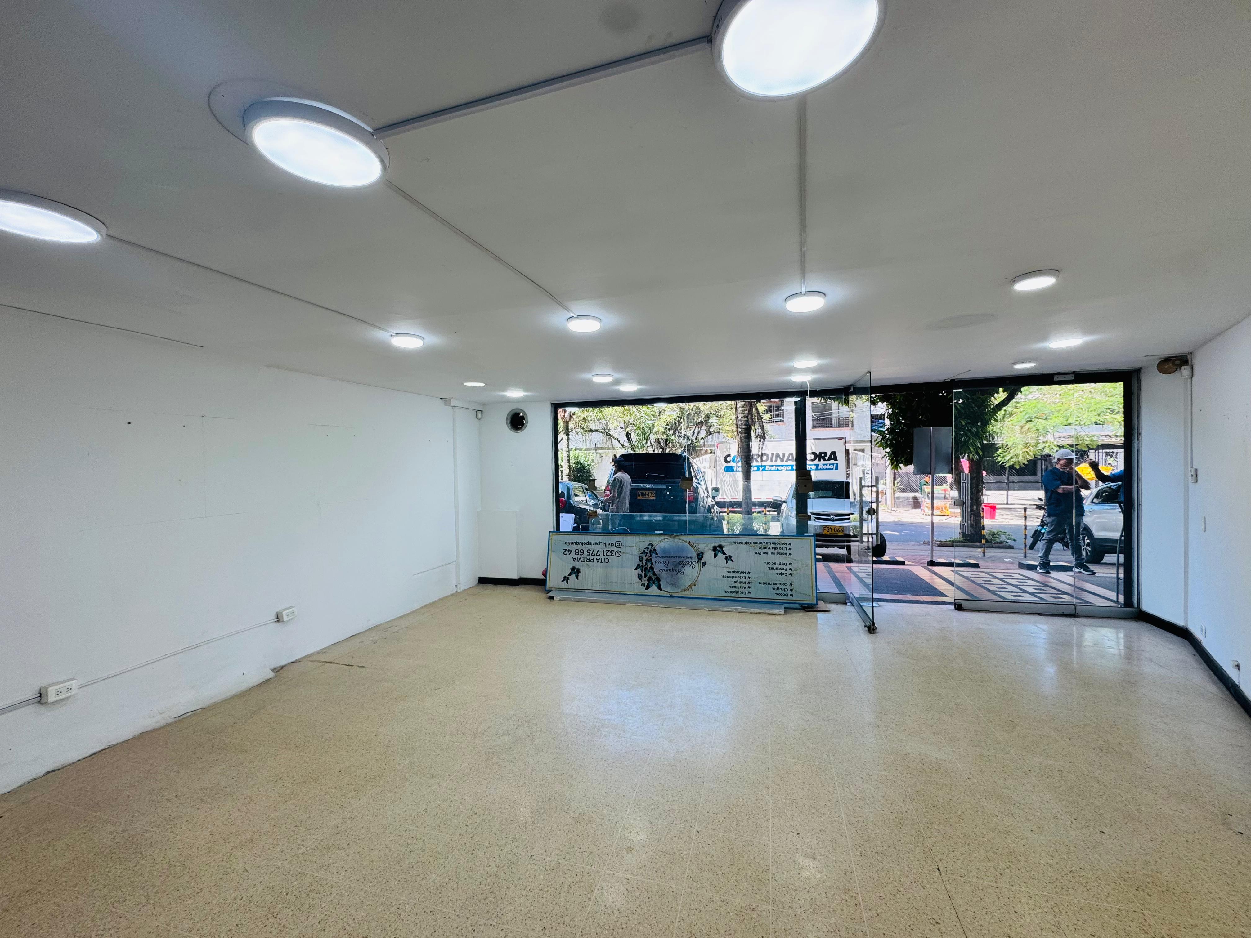 ARRIENDO LOCAL COMERCIAL - POBLADO LAS VEGAS