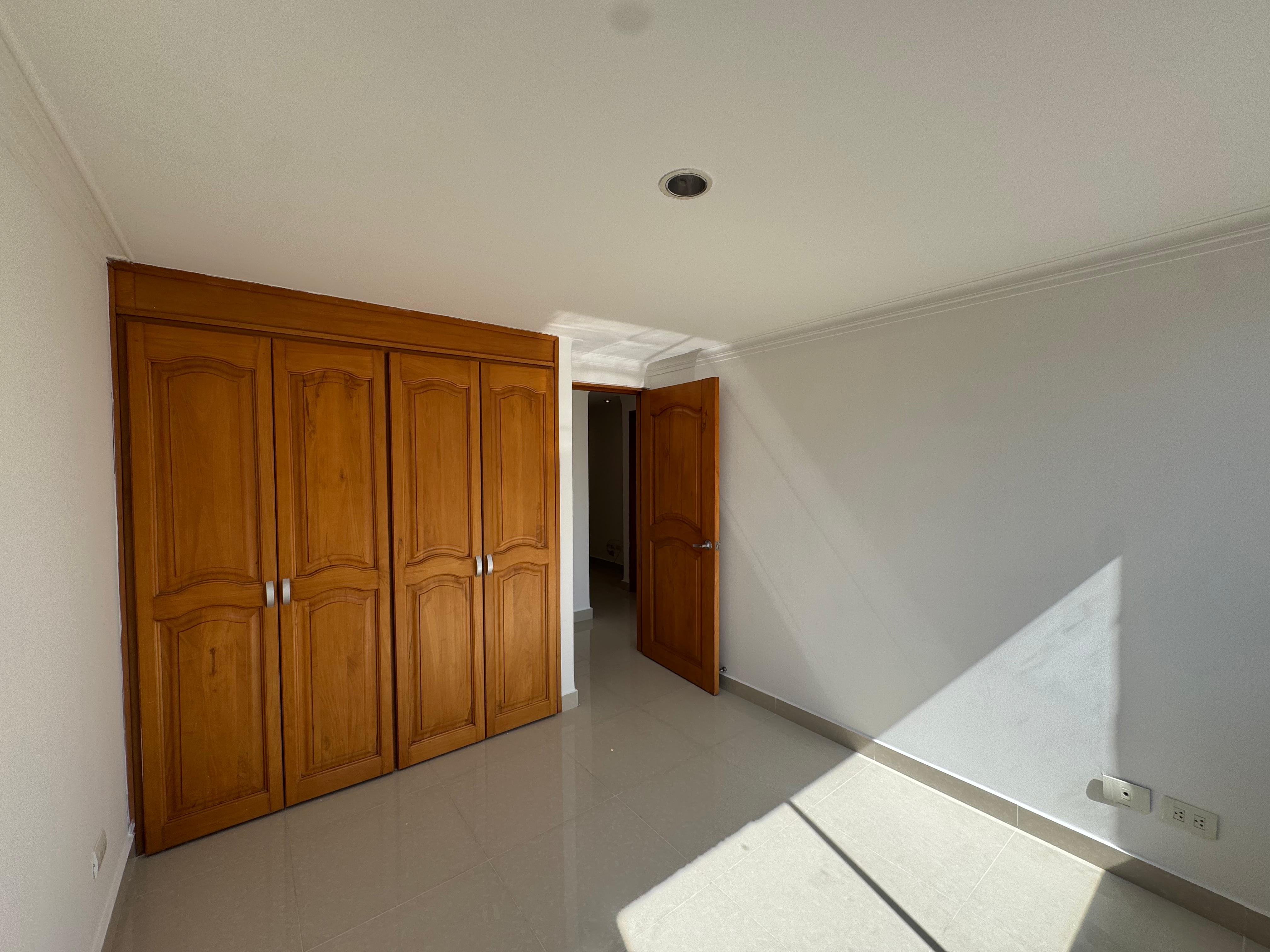 ARRIENDO APARTAMENTO - LAURELES