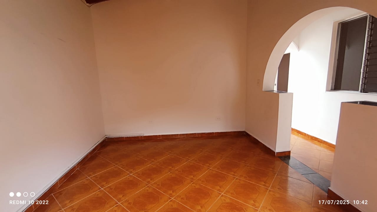 ARRIENDO CASA INDEPENDIENTE - SANTA MONICA