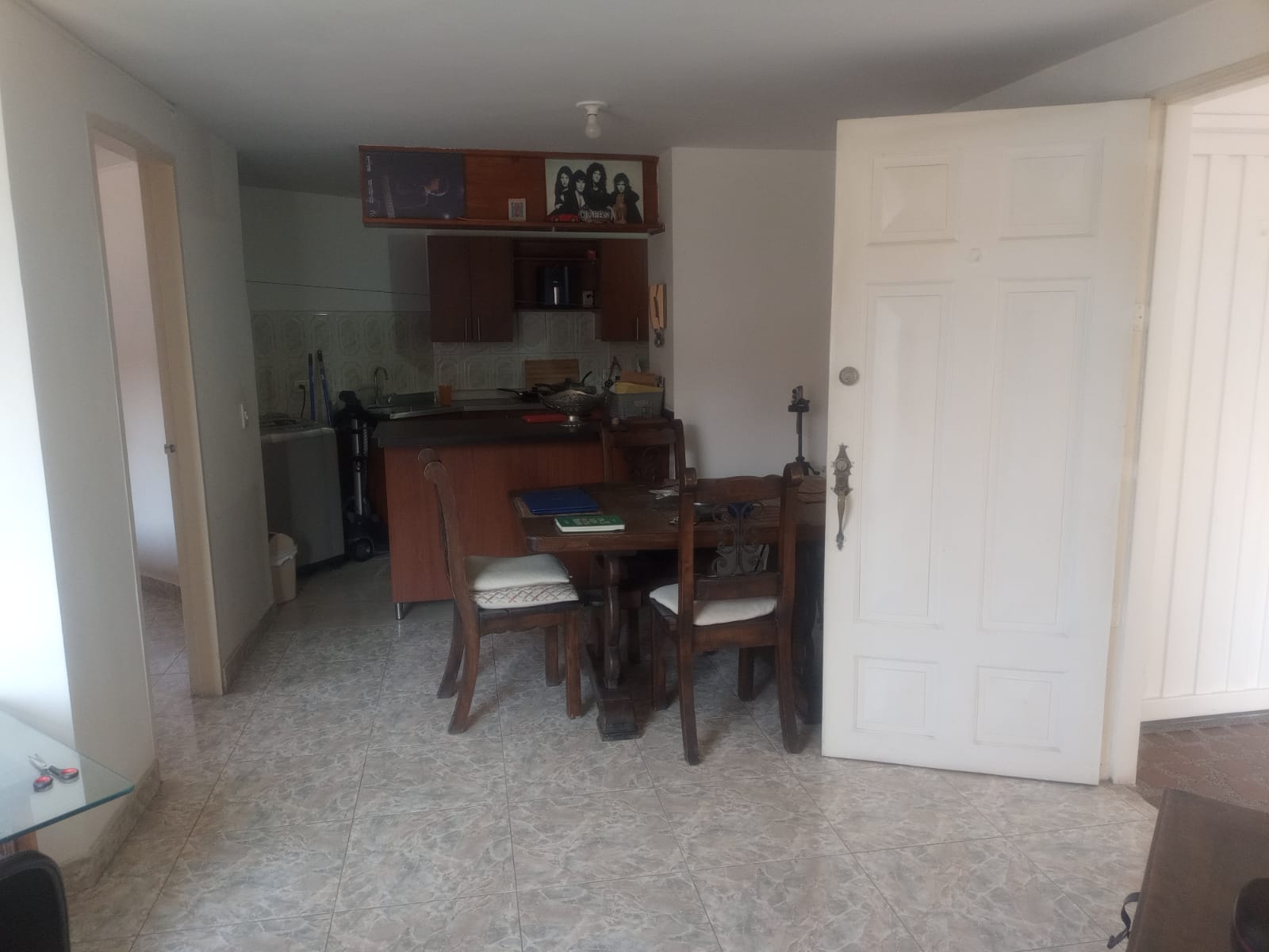 ARRIENDO APARTAESTUDIO - LAURELES BULEVAR