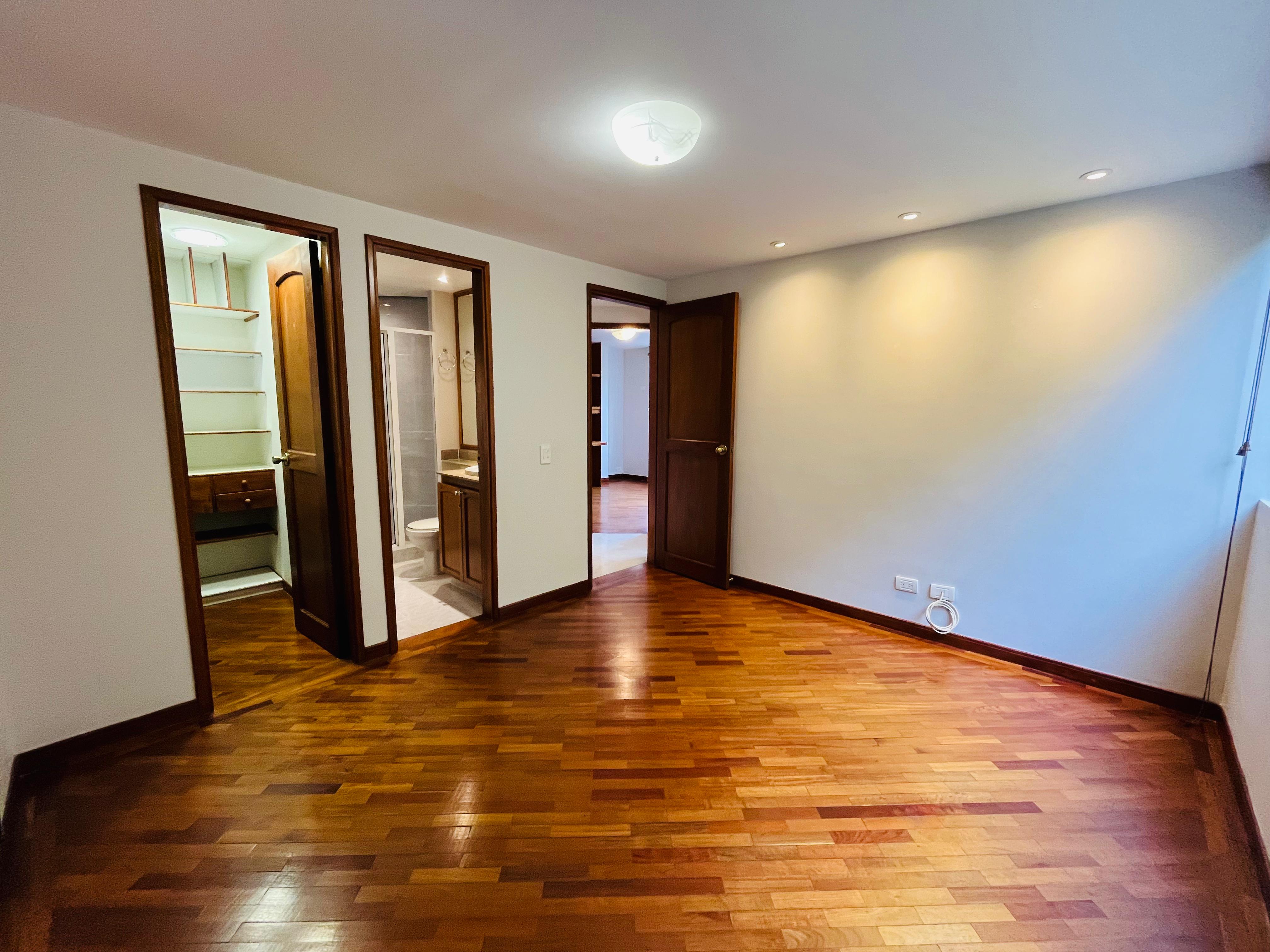 ARRIENDO APARTAMENTO - POBLADO SECTOR INFERIOR CON LOS BALSOS