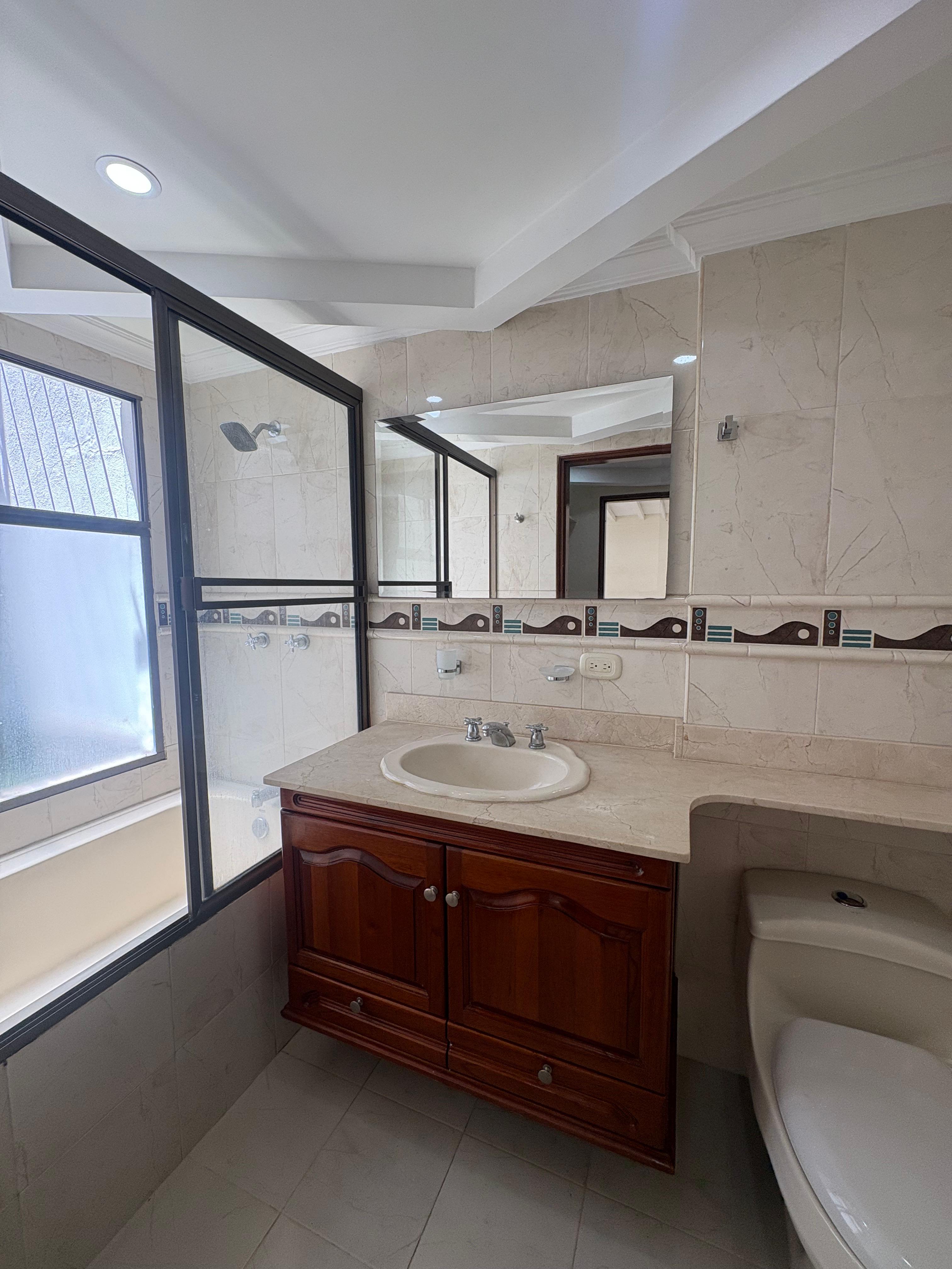 ARRIENDO CASA CASTELLANA