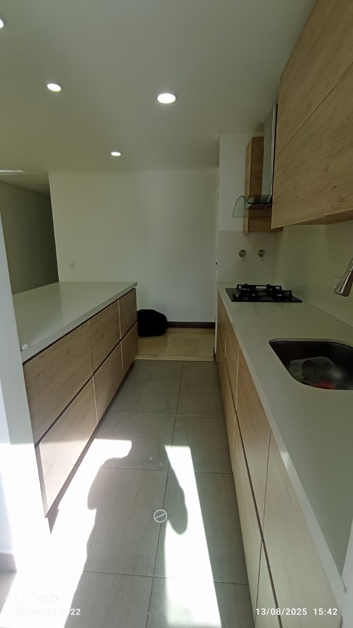 ARRIENDO APARTAMENTO - POBLADO LOMA DE LOS PARRA