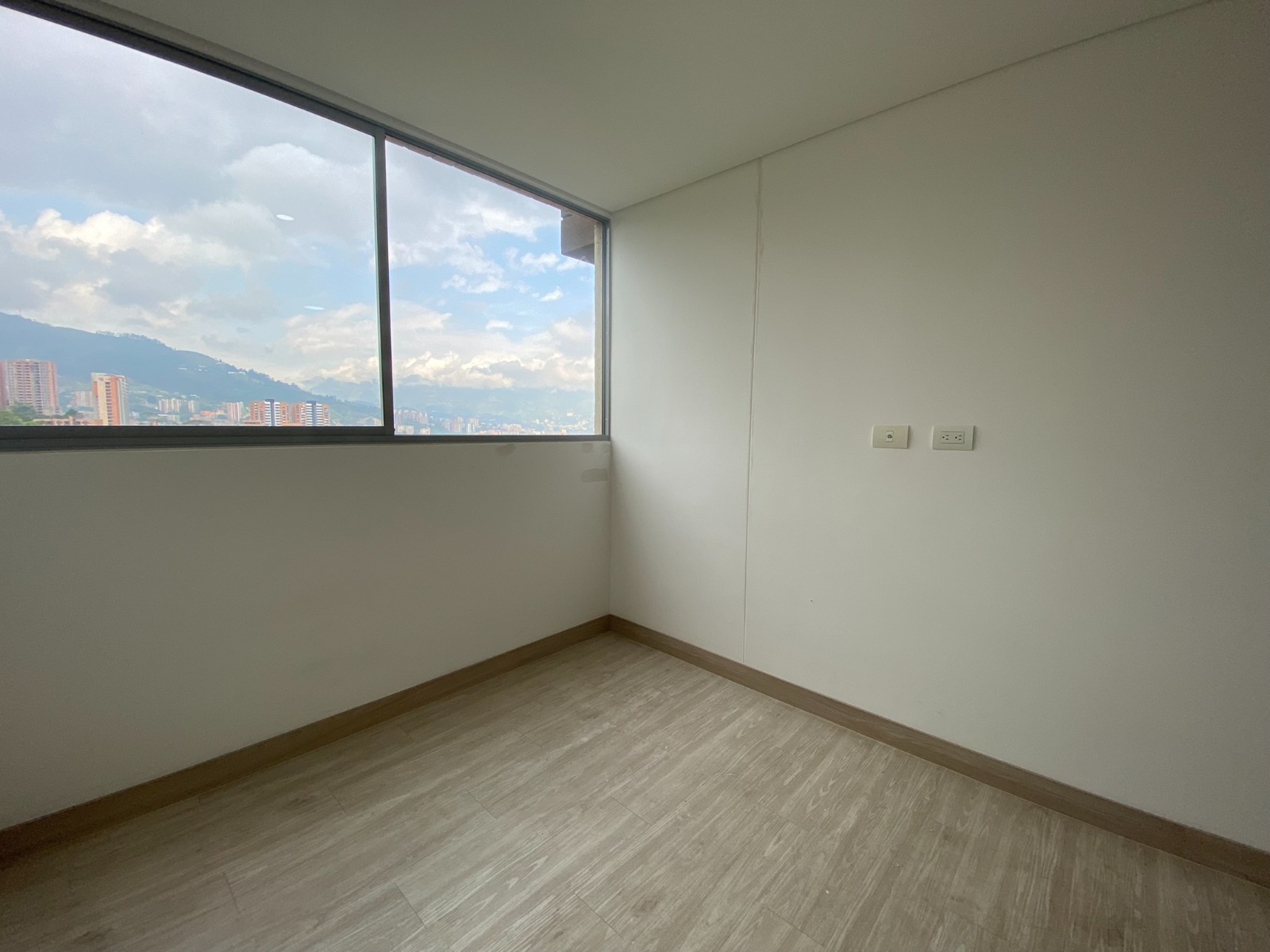 ARRIENDO APARTAMENTO - ENVIGADO LOMA DEL CHOCHO