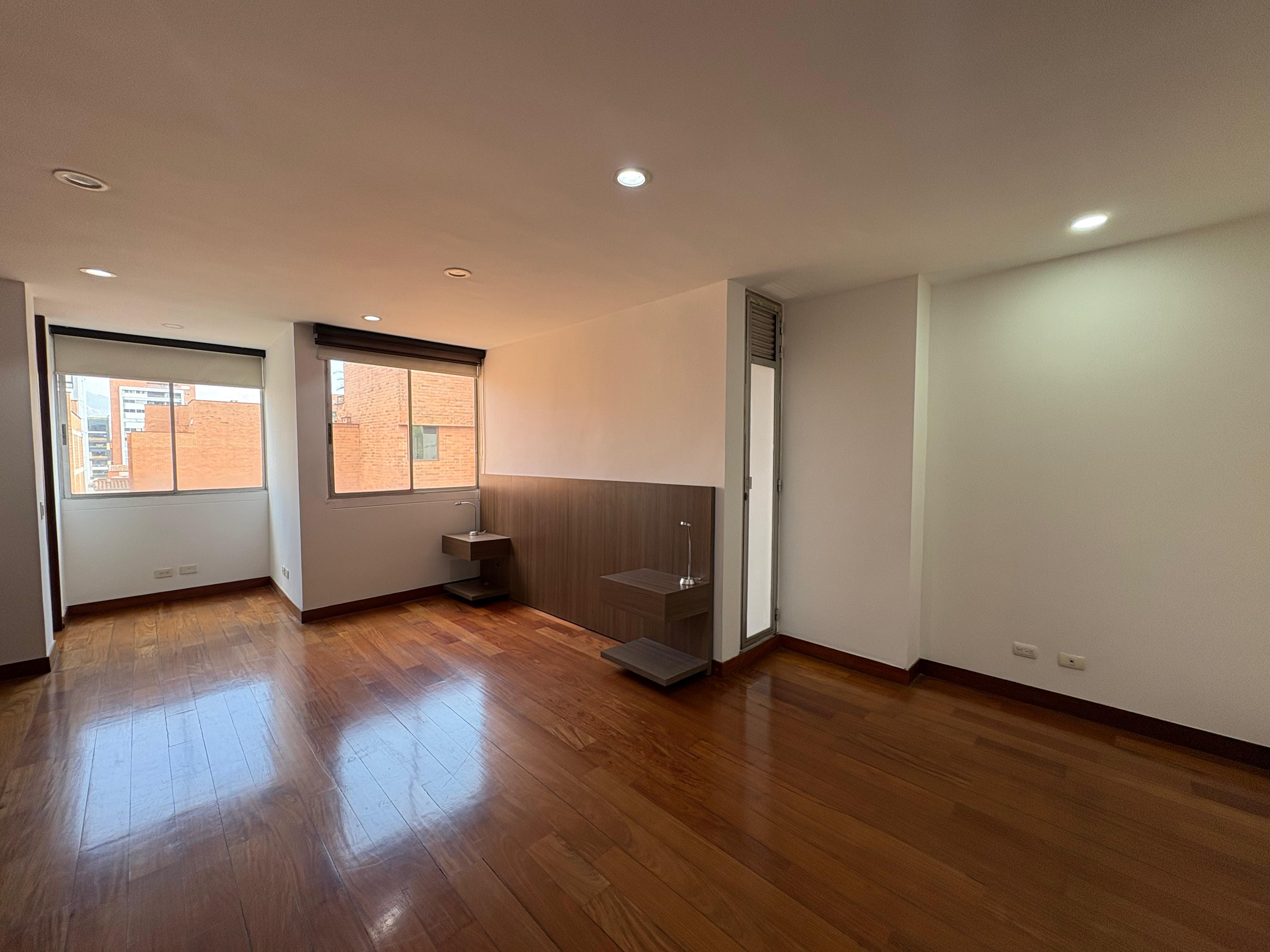 ARRIENDO APARTAMENTO, CONQUISTADORES