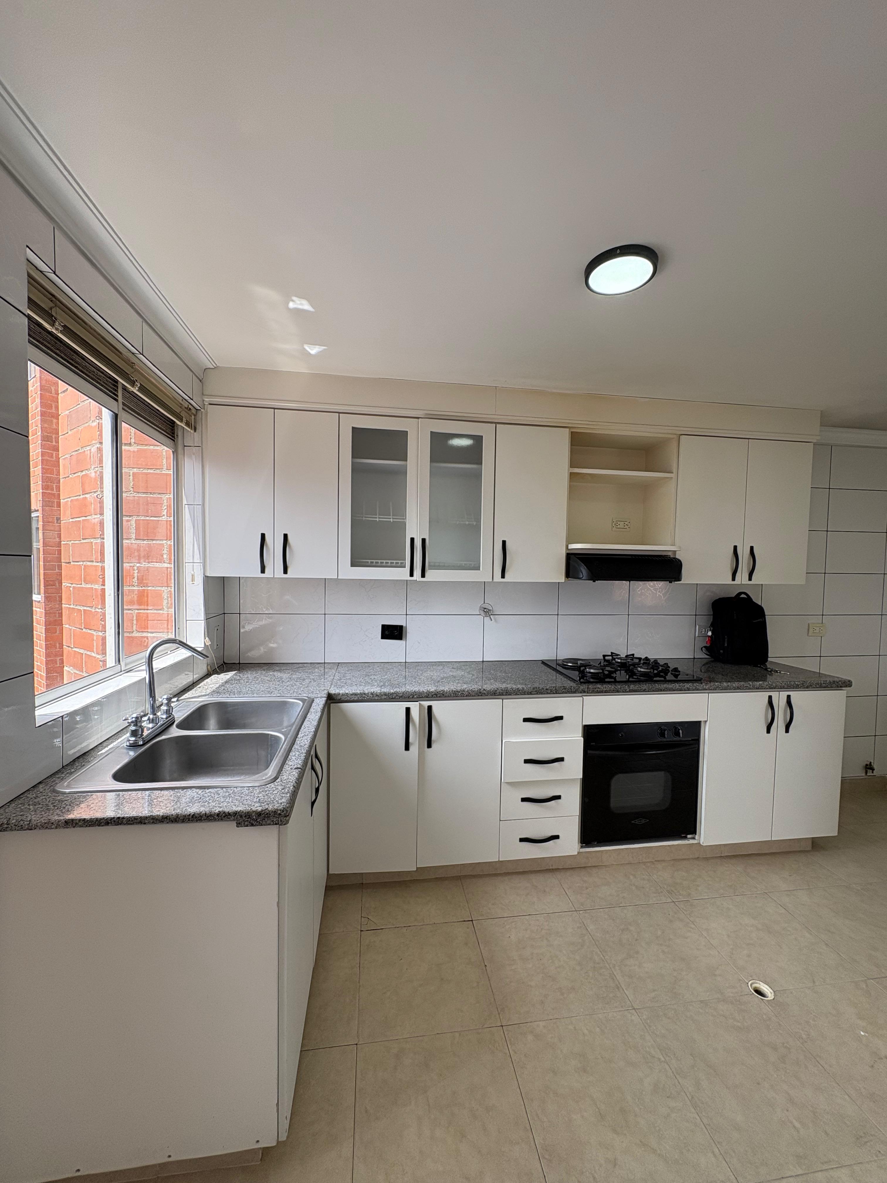 ARRIENDO APARTAMENTO, LAURELES