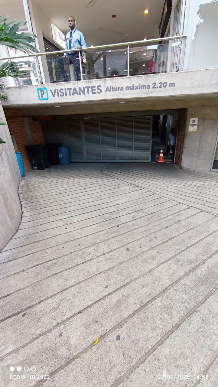ARRIENDO LOCAL - BUENOS AIRES, MALL BULEVAR 49