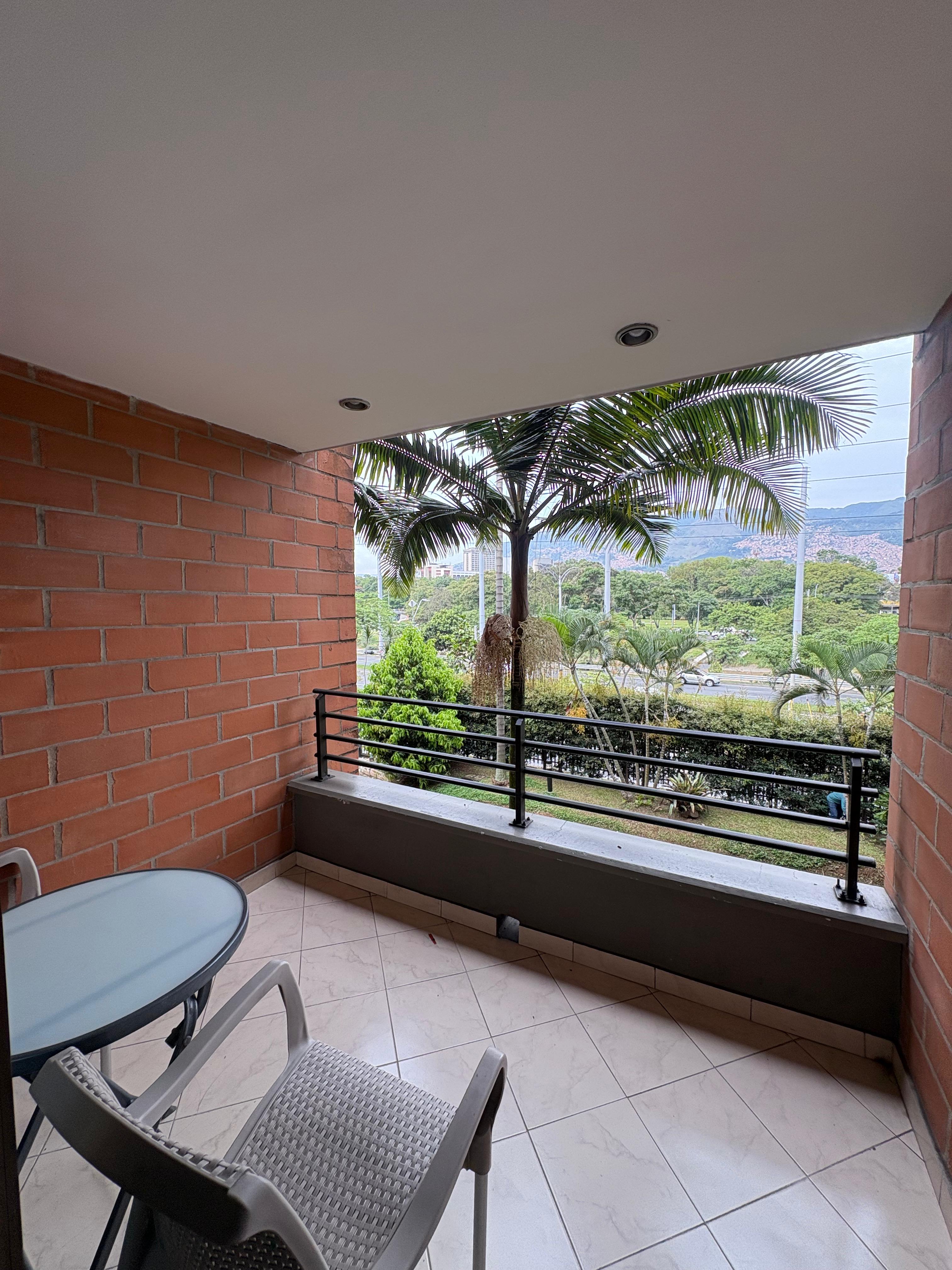 ARRIENDO APARTAESTUDIO, CERRO NUTIBARA