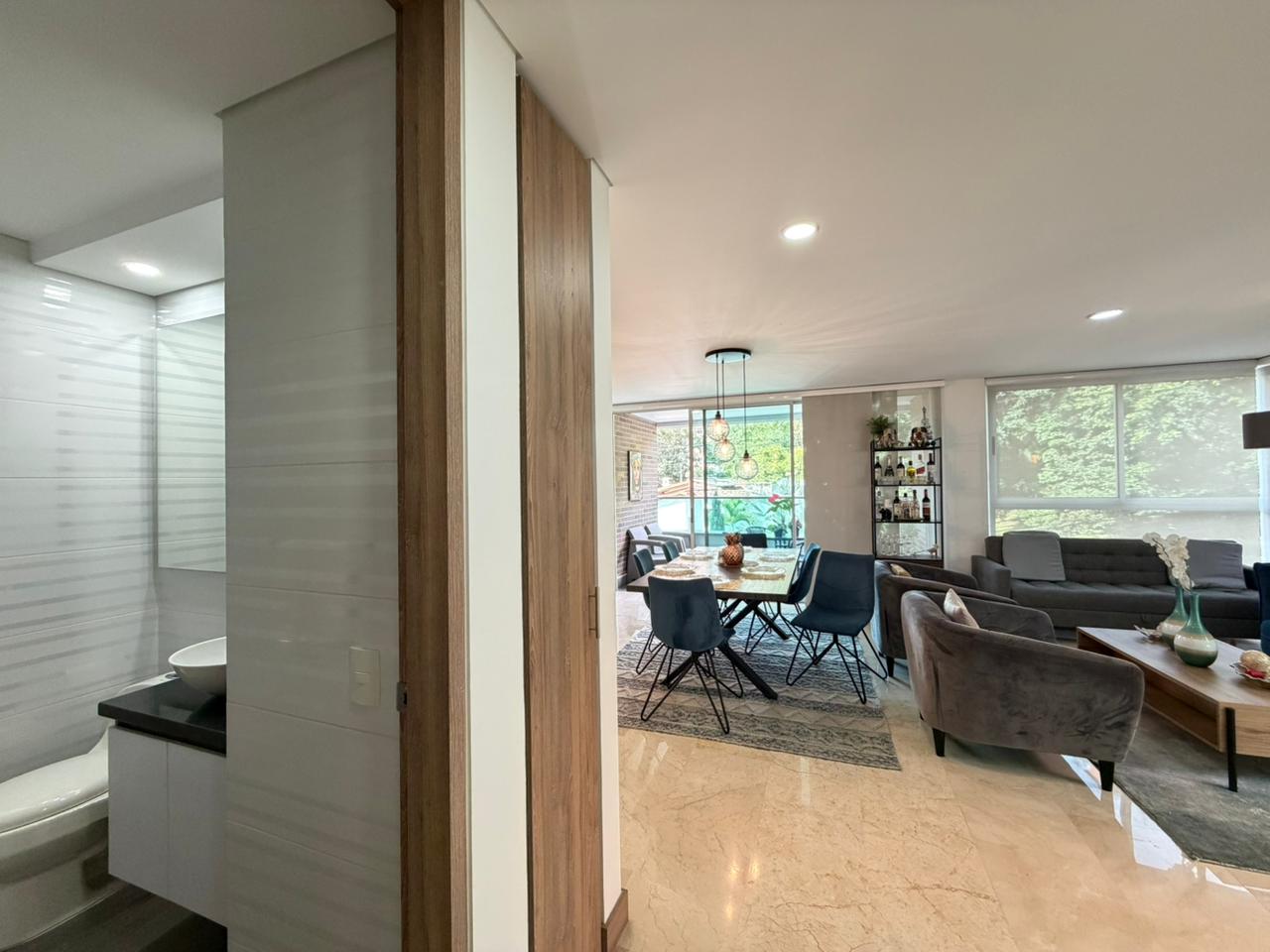 ARRIENDO APARTAMENTO AMOBLADO  - POBLADO CASTROPOL