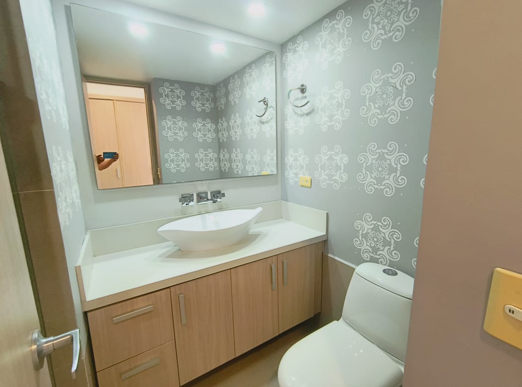 ARRIENDO APARTAMENTO - POBLADO LOMA DE LOS PARRA