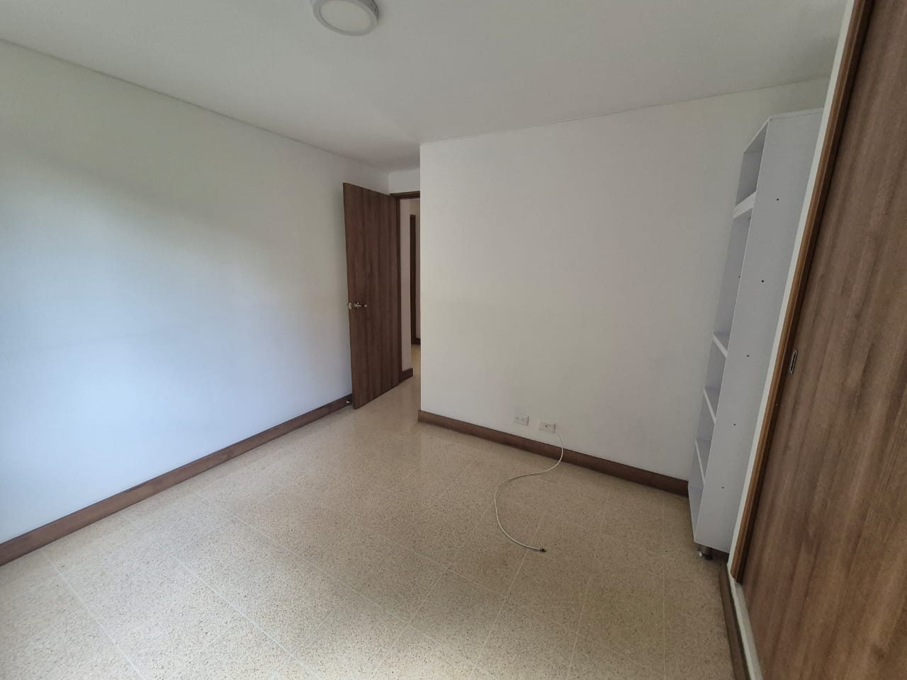 ARRIENDO APARTAMENTO, POBLADO FRONTERA